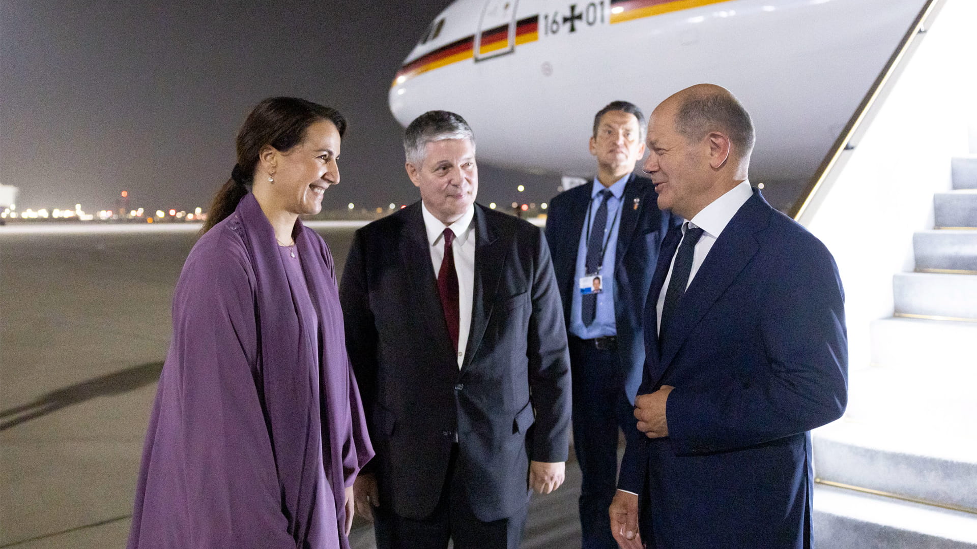 Image for the title: German Chancellor Olaf Scholz arrives in UAE 