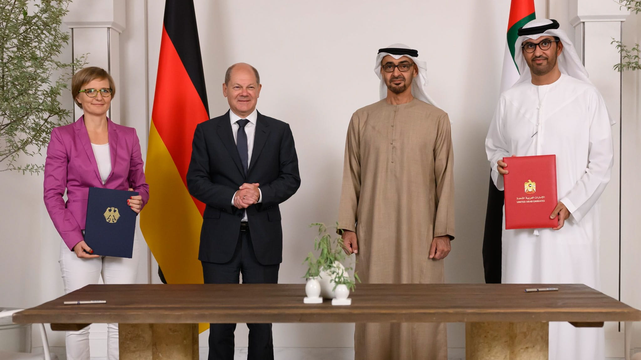 Image for the title: UAE Pres., German Chancellor witness signing of new ESIA Agrmt. 