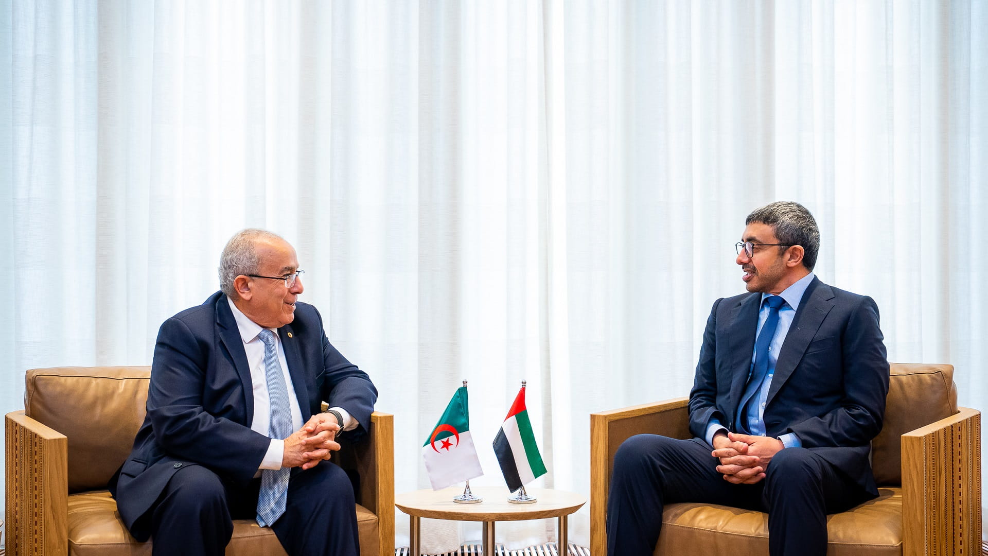 صورة بعنوان: عبد الله بن زايد يلتقي وزير خارجية الجزائر في نيويورك 