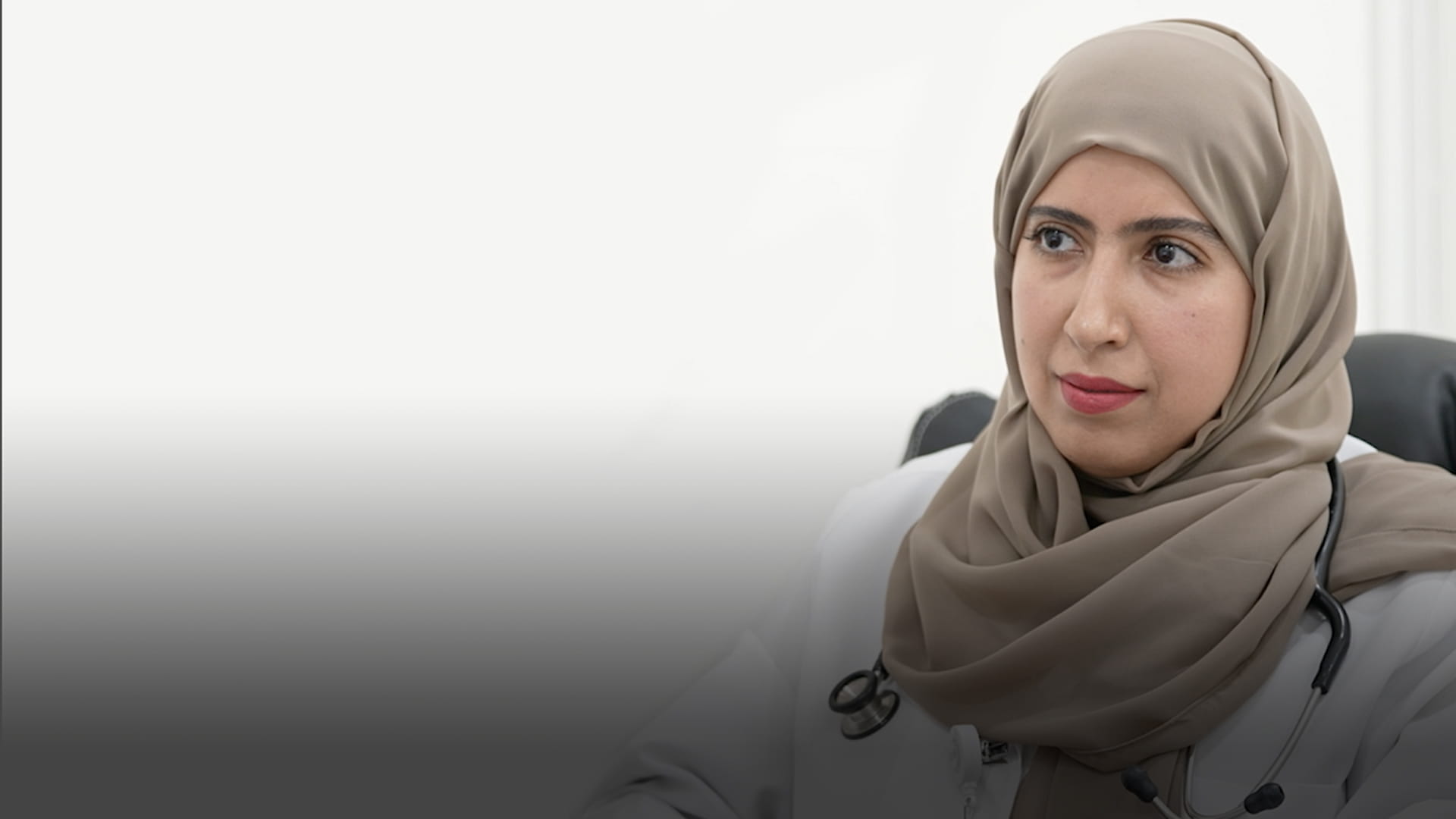 صورة بعنوان: إيمان تريم أول إماراتية عربية في "المرأة الرائدة في أورام الأطفال" 