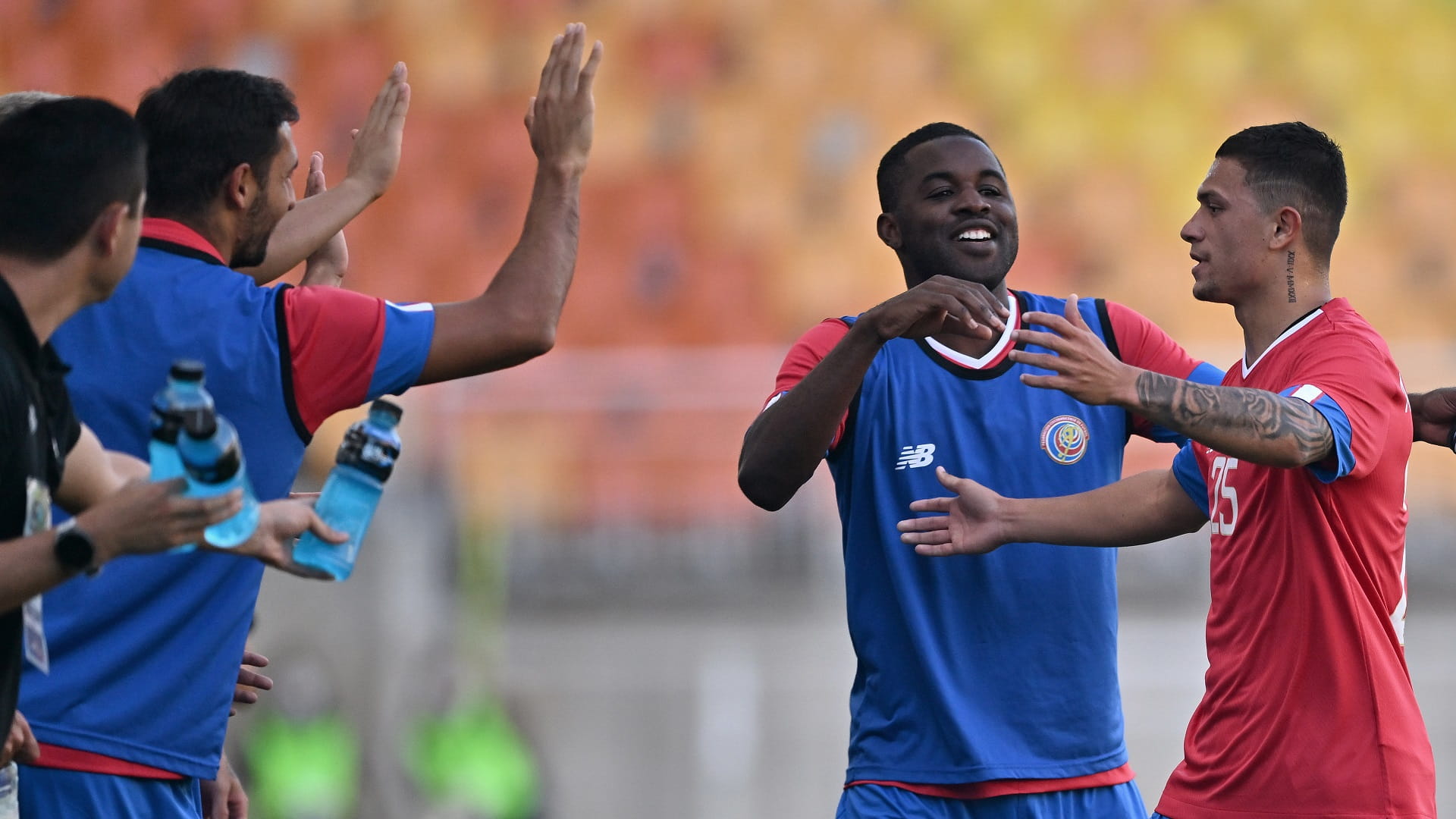 صورة بعنوان: منتخب كوستاريكا يتغلب ودياً على أوزبكستان 