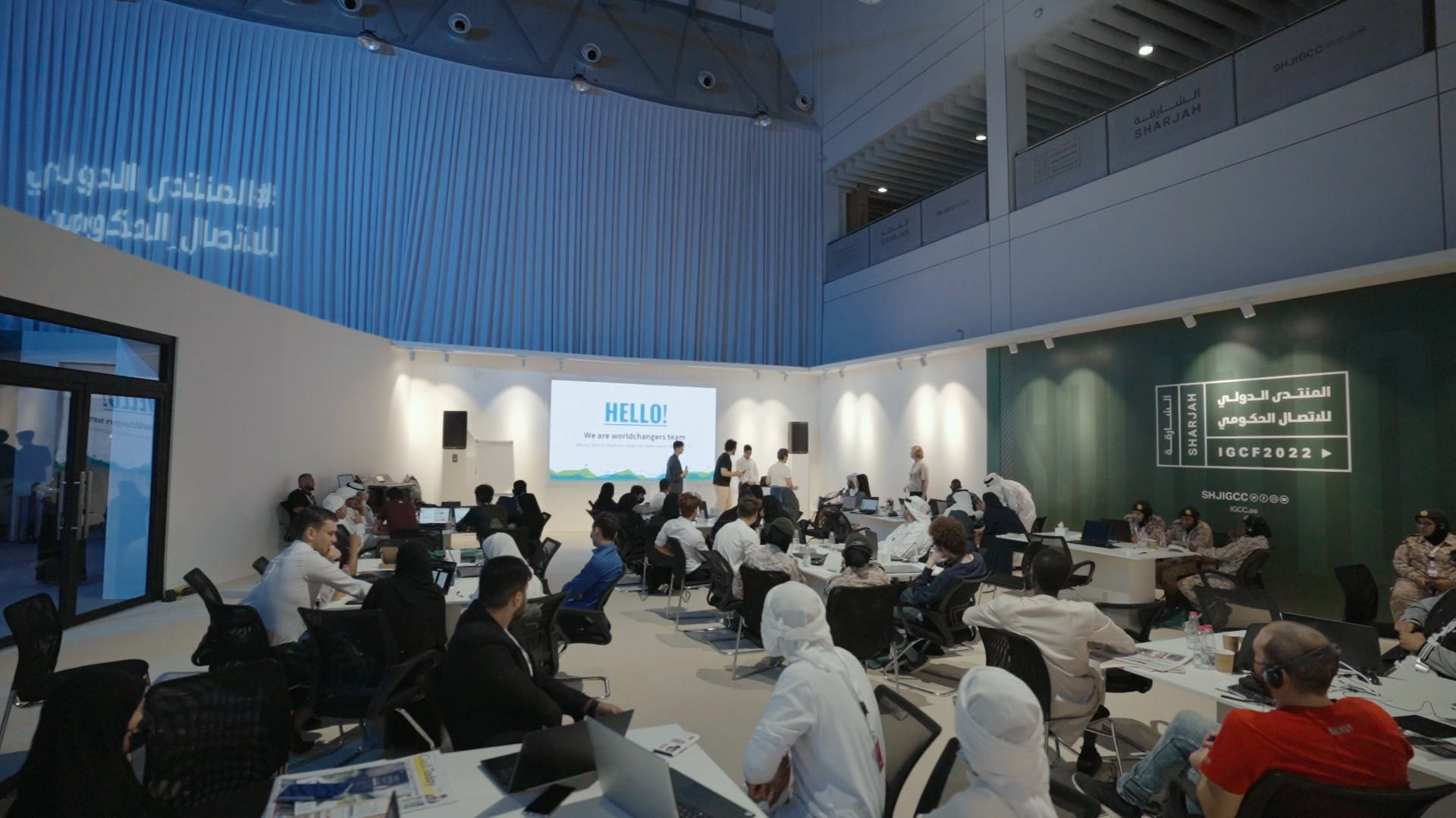 صورة بعنوان: منتدى الاتصال يسلط الضوء على التفاعل بين الإنسان والذكاء الصناعي 