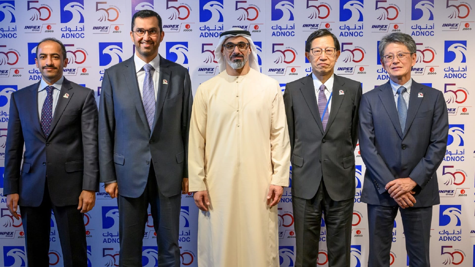 صورة بعنوان: خالد بن محمد بن زايد يزور مقر شركة النفط اليابانية "إنبكس" 