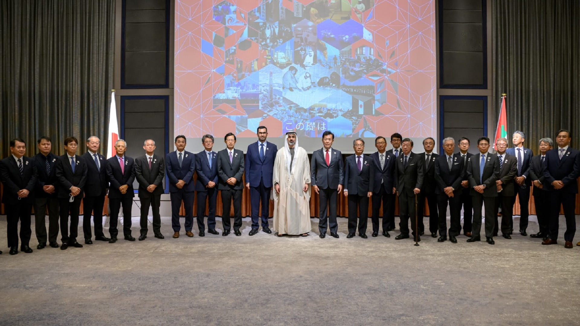 صورة بعنوان: خالد بن محمد بن زايد يشهد حفل جمعية الصداقة اليابانية الإماراتية 