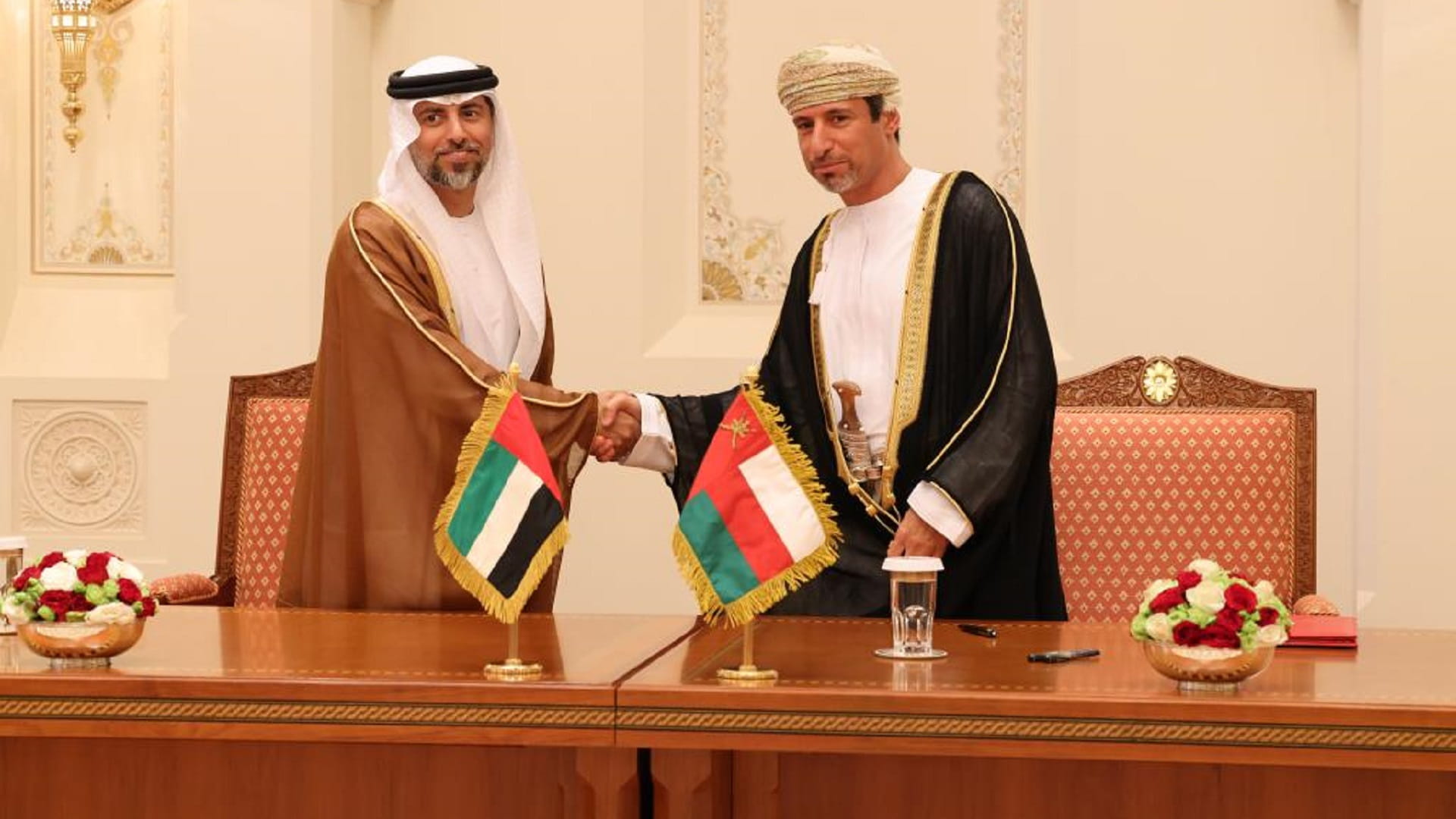 صورة بعنوان: الإمارات وسلطنة عمان توقعان عدداً من مذكرات التعاون المشترك 