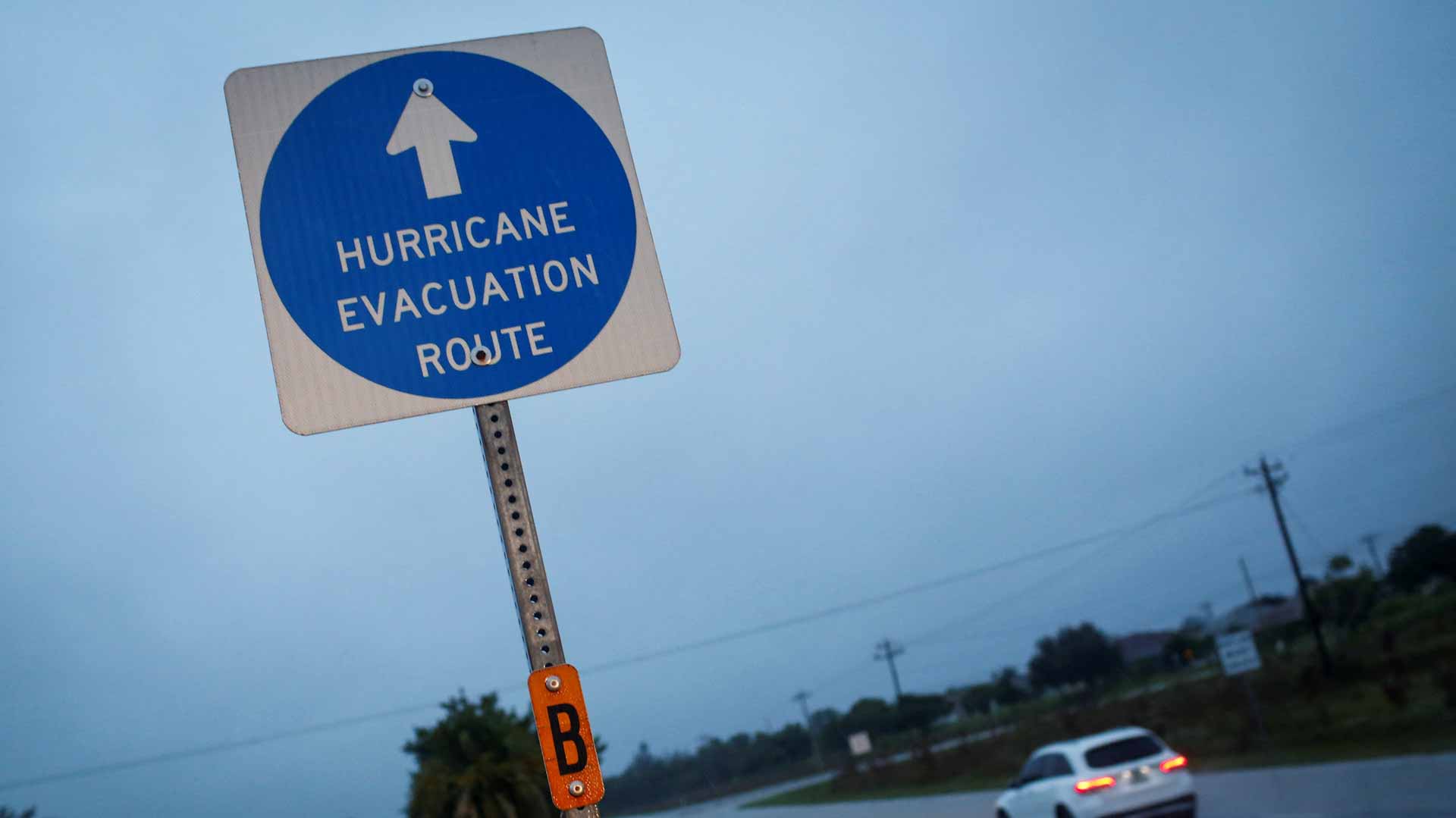 صورة بعنوان: بترقب حذر...فلوريدا تتأهب لوصول إيان وتحث سكان الساحل لترك منازلهم 