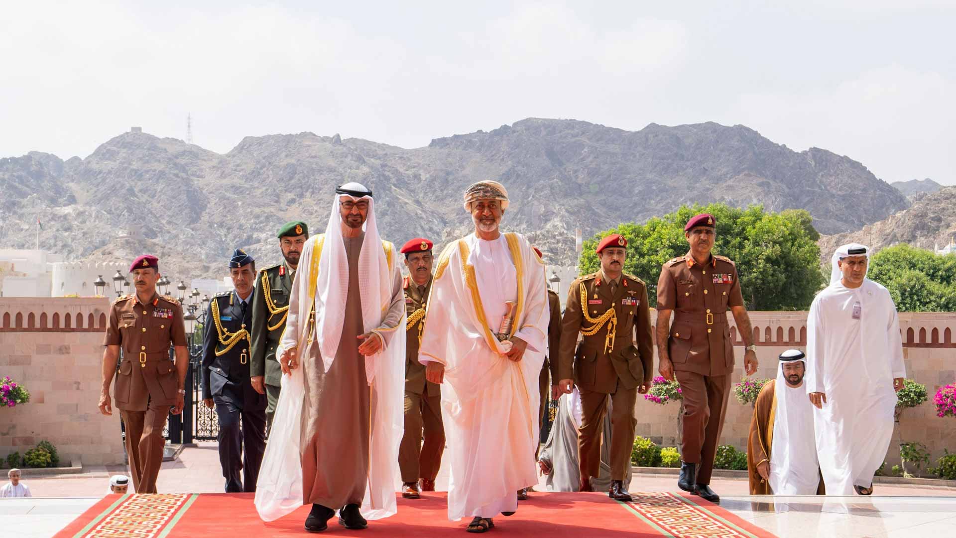 Image for the title: UAE President, Sultan of Oman hold fraternal meeting 
