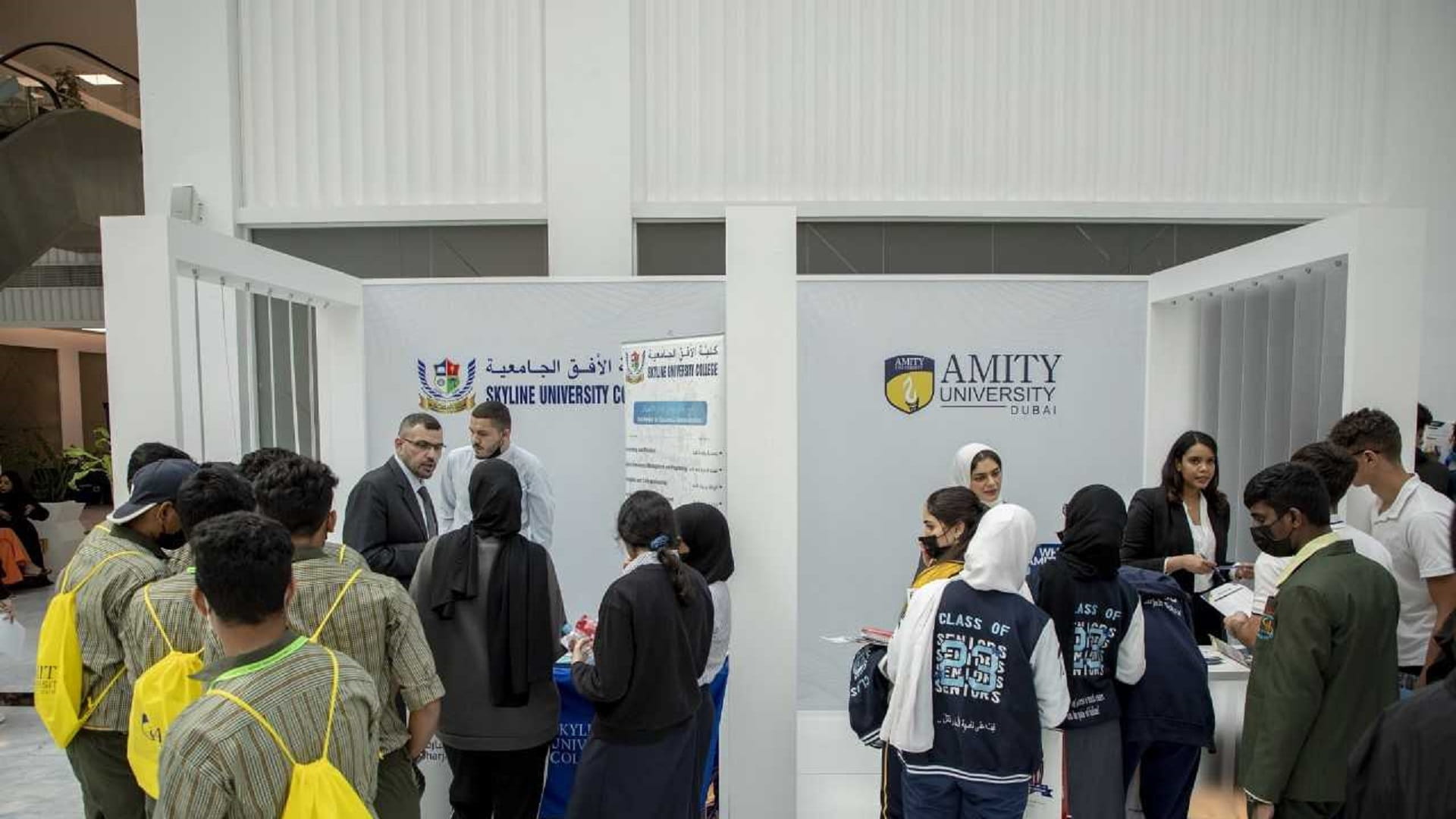 صورة بعنوان: مكتبات الشارقة تختتم فعاليات الدورة الرابعة من "معرض التخصصات" 