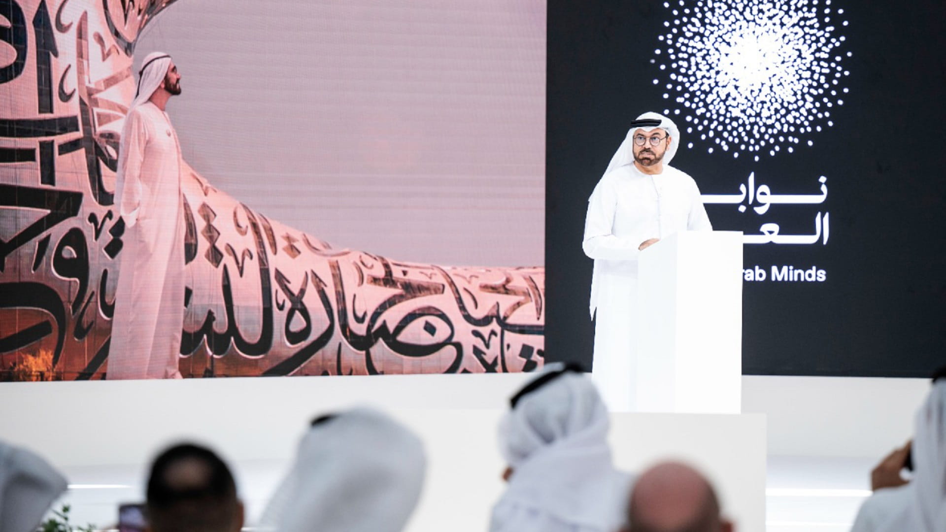 صورة بعنوان: القرقاوي: محمد بن راشد قائد يدرك أهمية التحرك والتغيير والتطوير 