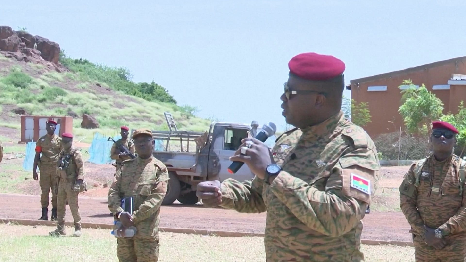 صورة بعنوان: مخاوف من انقلاب جديد في بوركينا فاسو بعد إطلاق نار وانفجار  