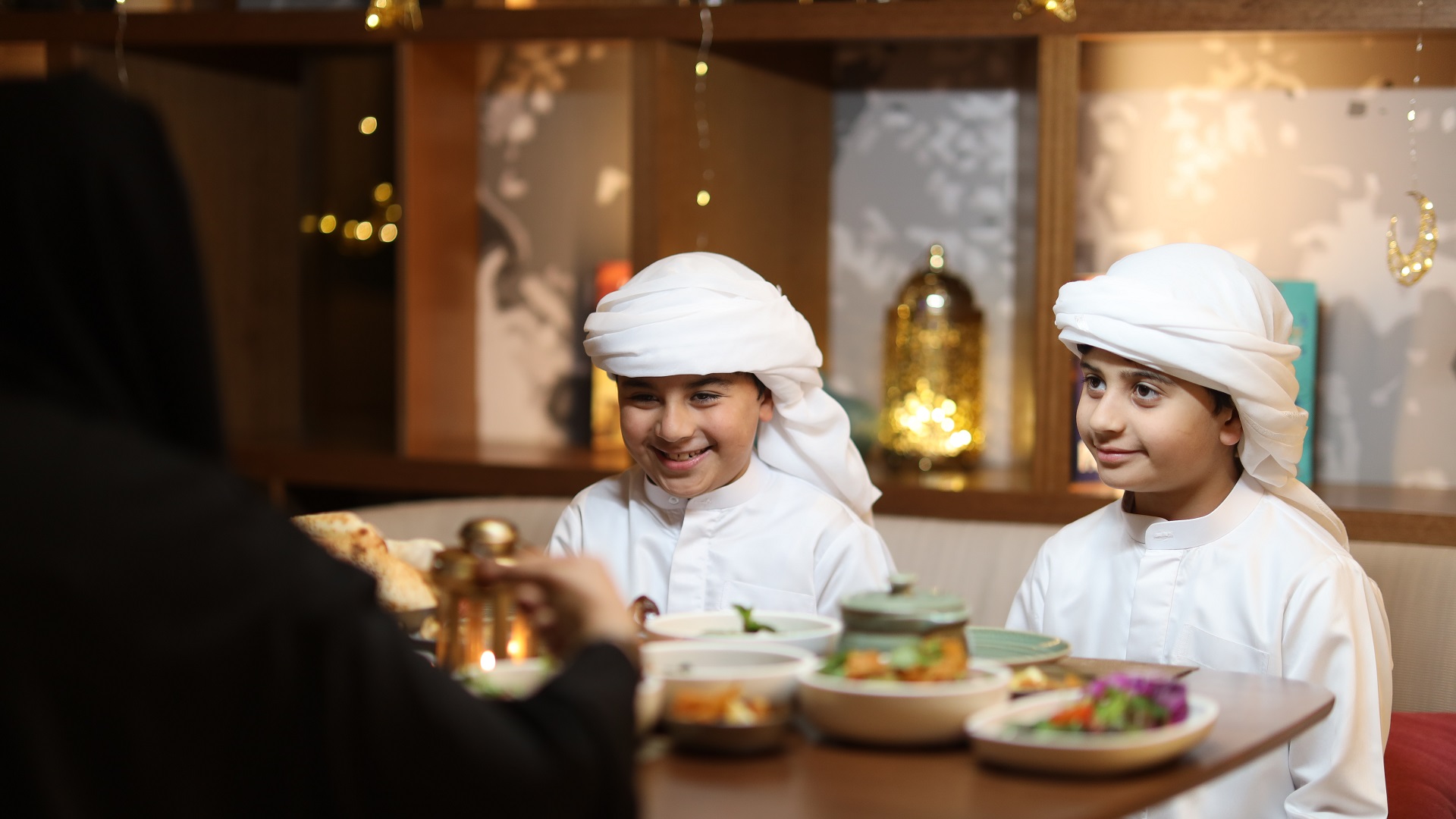 صورة بعنوان: برامج اجتماعية لأسر أيتام الشارقة للتمكين الاجتماعي خلال رمضان 