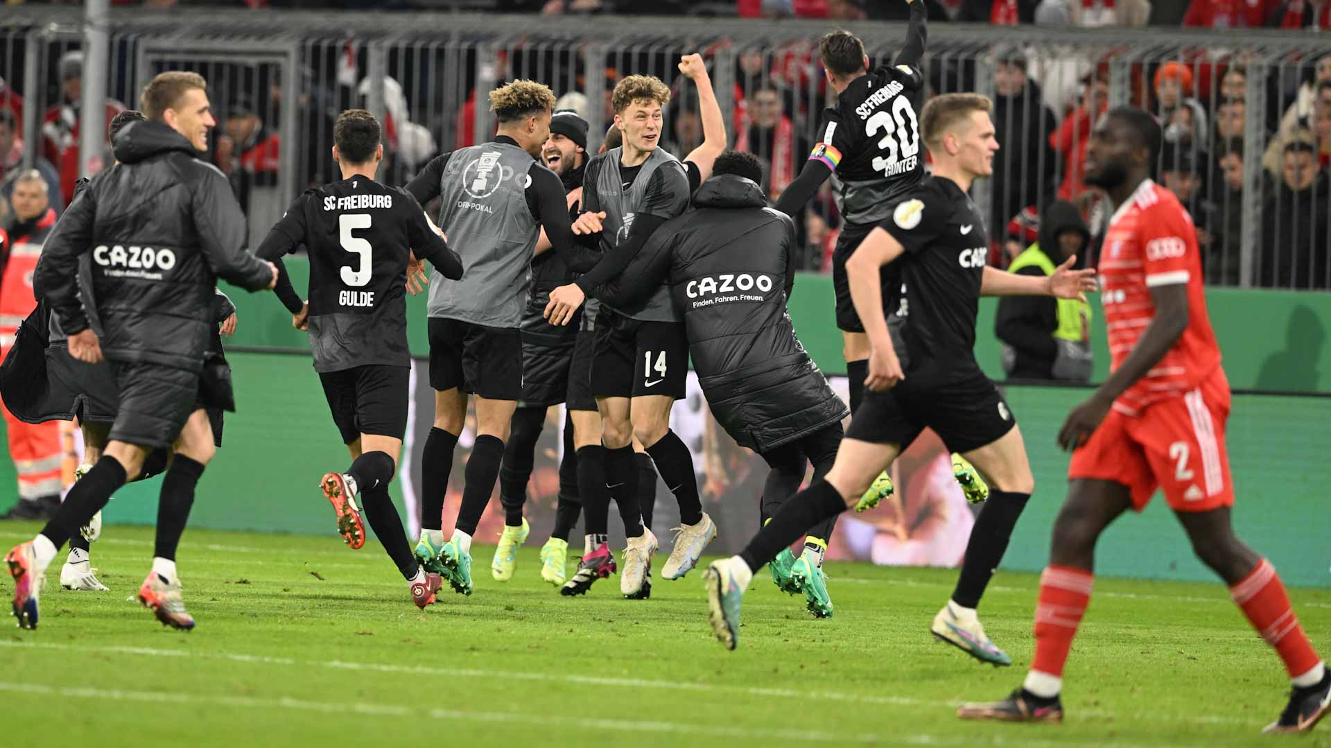 صورة بعنوان: فرايبورغ يخرج بايرن ميونيخ من بطولة كأس ألمانيا 