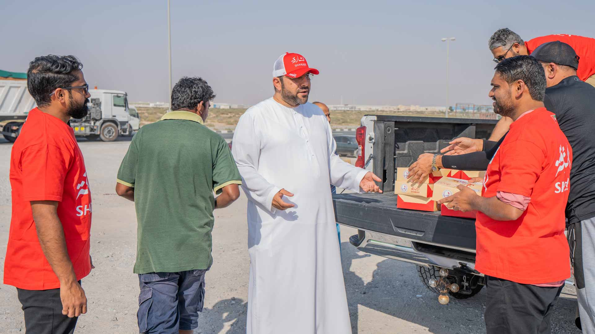 Image for the title: SIMS distributes iftar meals to taxi drivers 