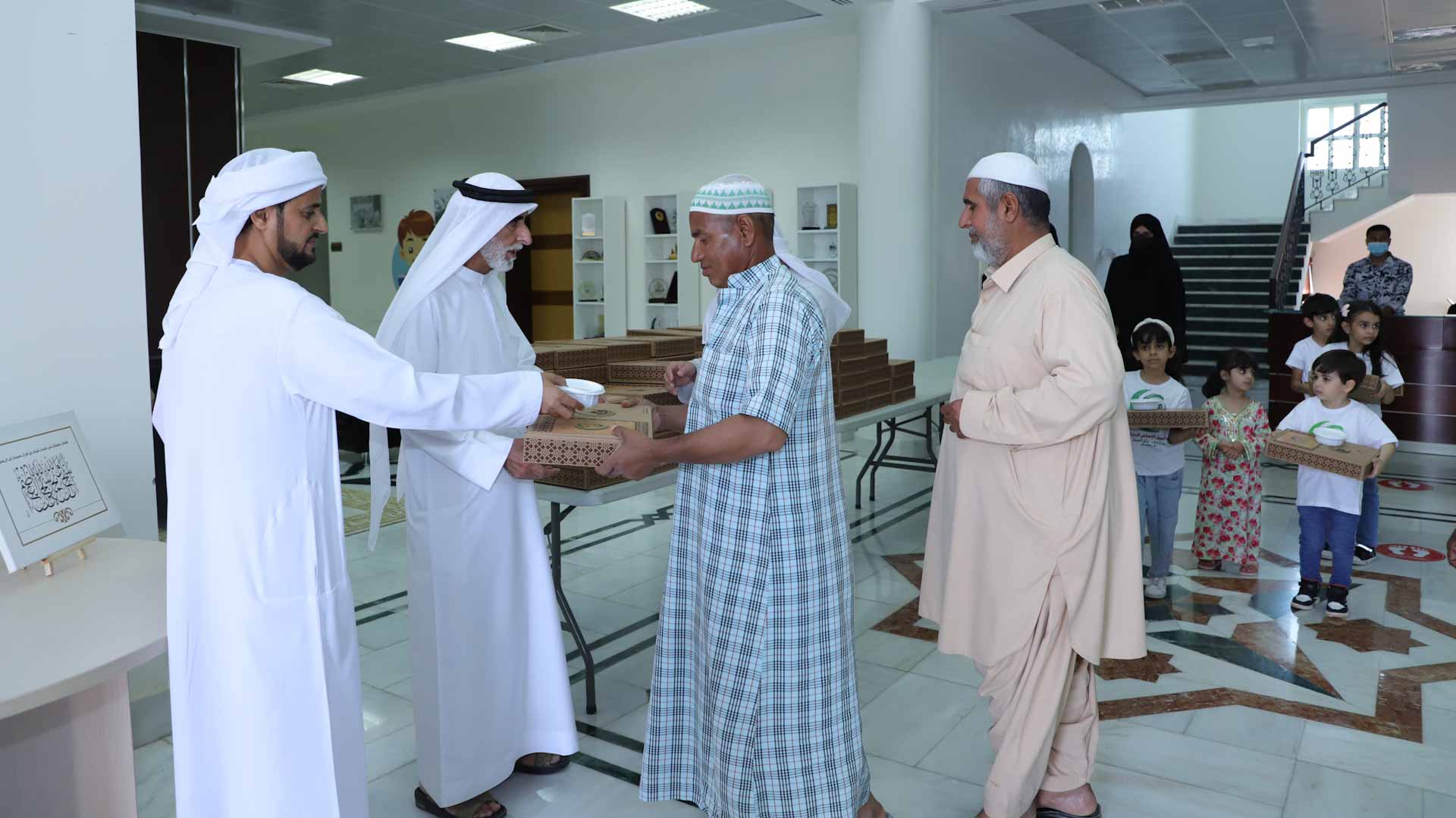 صورة بعنوان: مجلس أولياء أمور الطلبة بالوسطى ينظم مبادرته السنوية "إفطار صائم" 