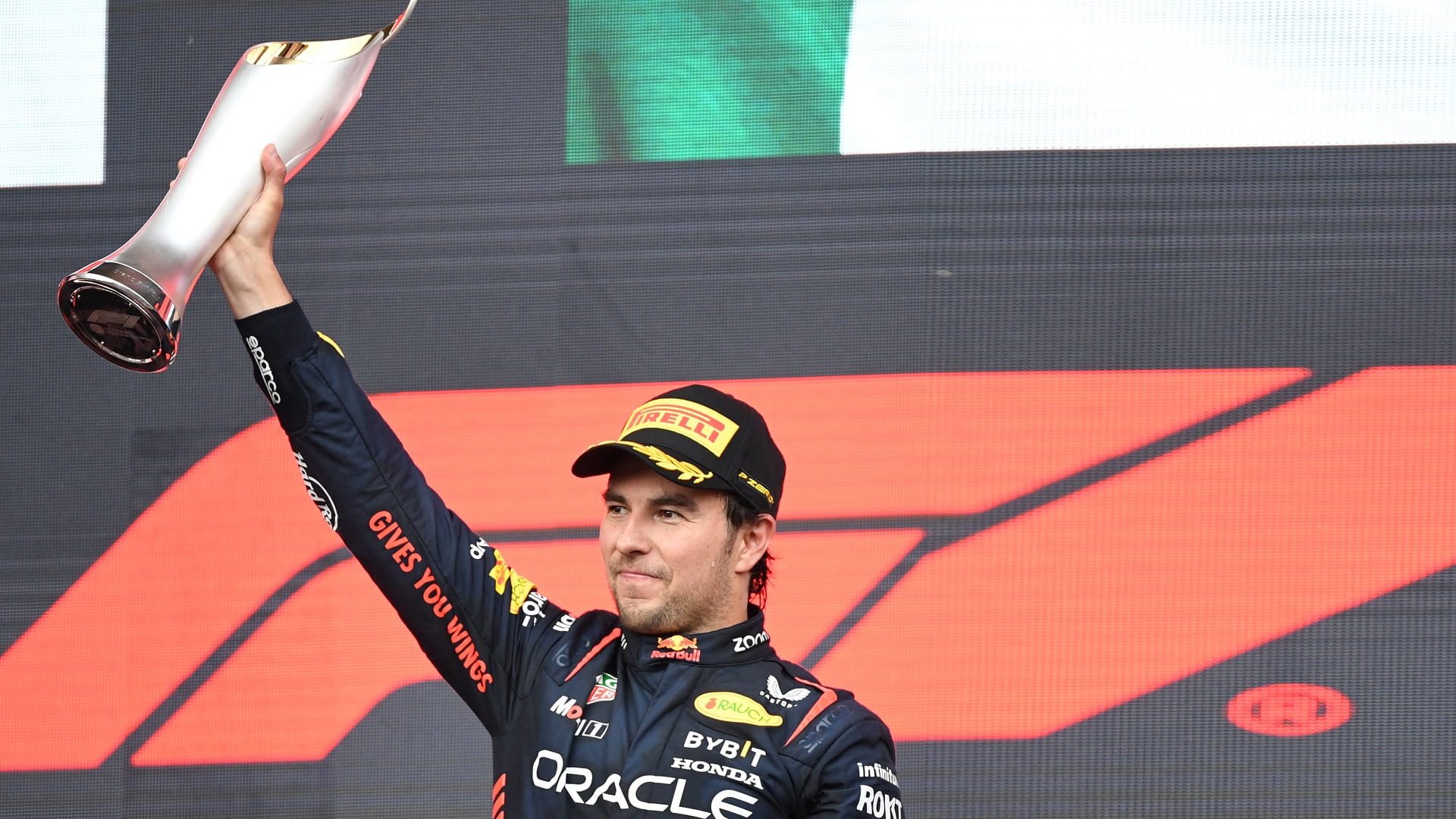 صورة بعنوان: المكسيكي بيريز يتوج بسباق فورمولا-1 في أذربيجان 