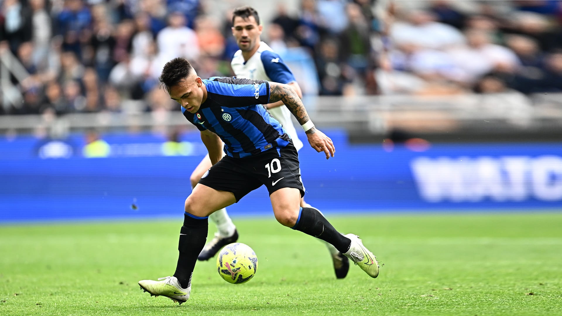 صورة بعنوان: إنتر يقرب نابولي من التتويج بالدوري الإيطالي 