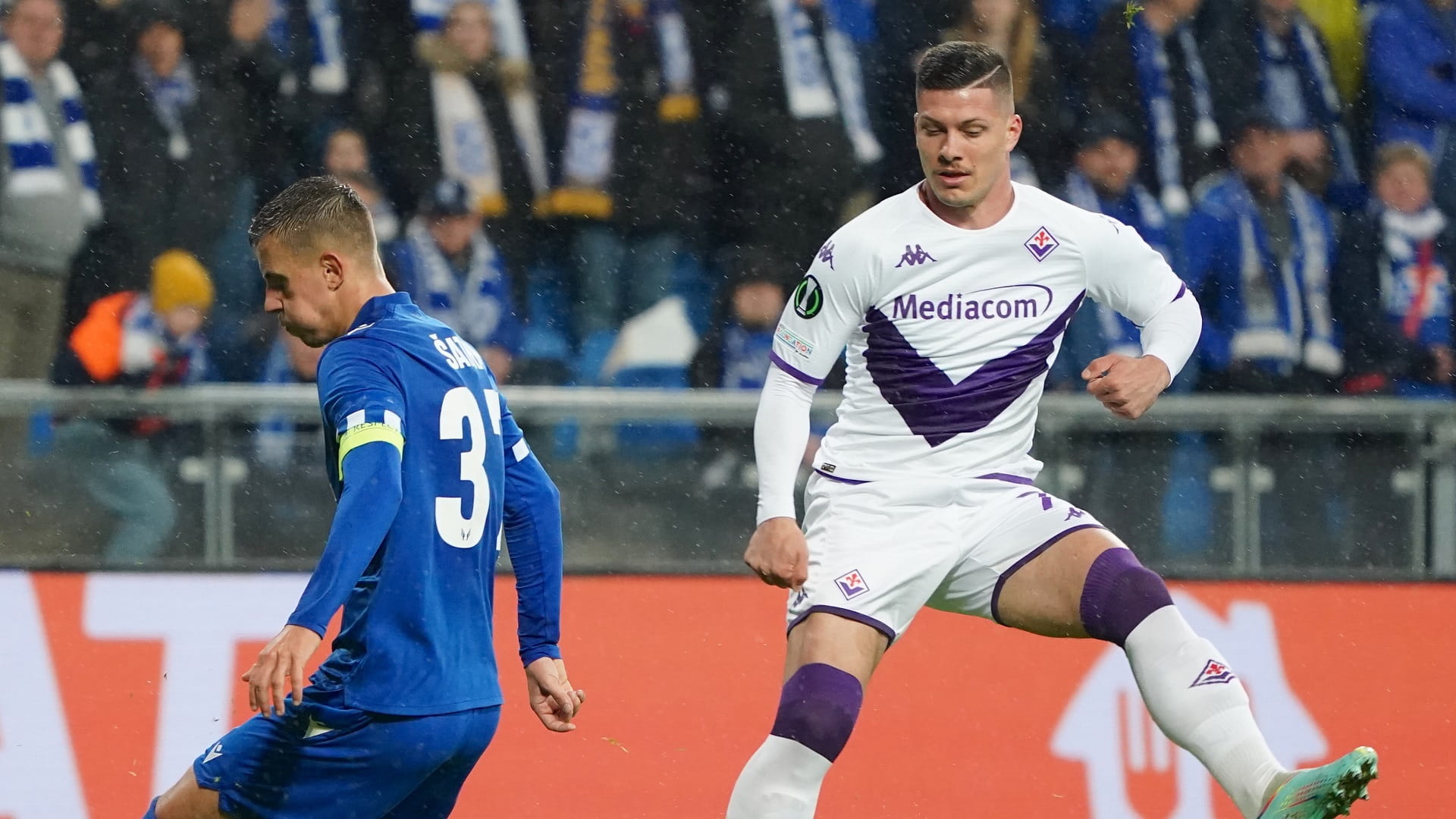 صورة بعنوان: فيورنتينا يقترب من نصف نهائي دوري المؤتمر الأوروبي 