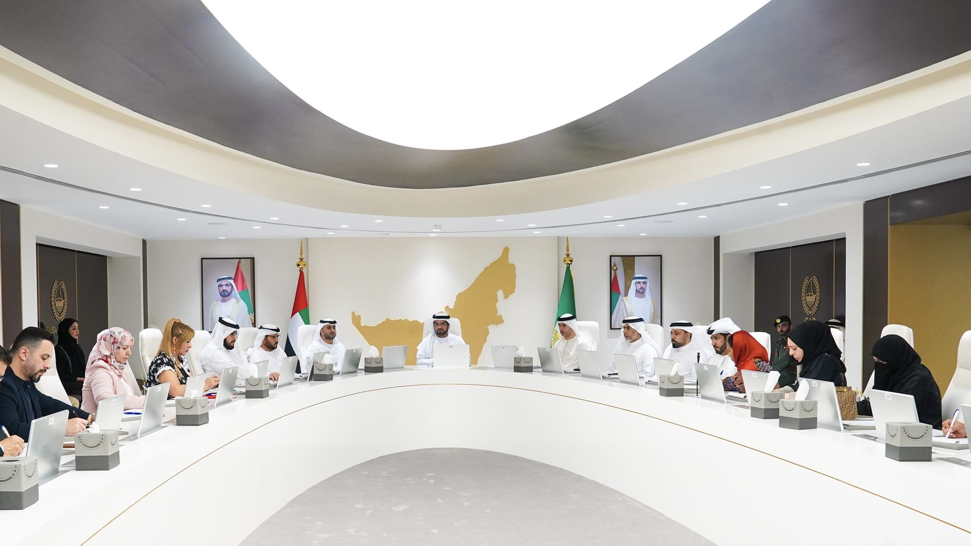 Image for the title: DP bring down int’l gang targeting villas and bank clients 