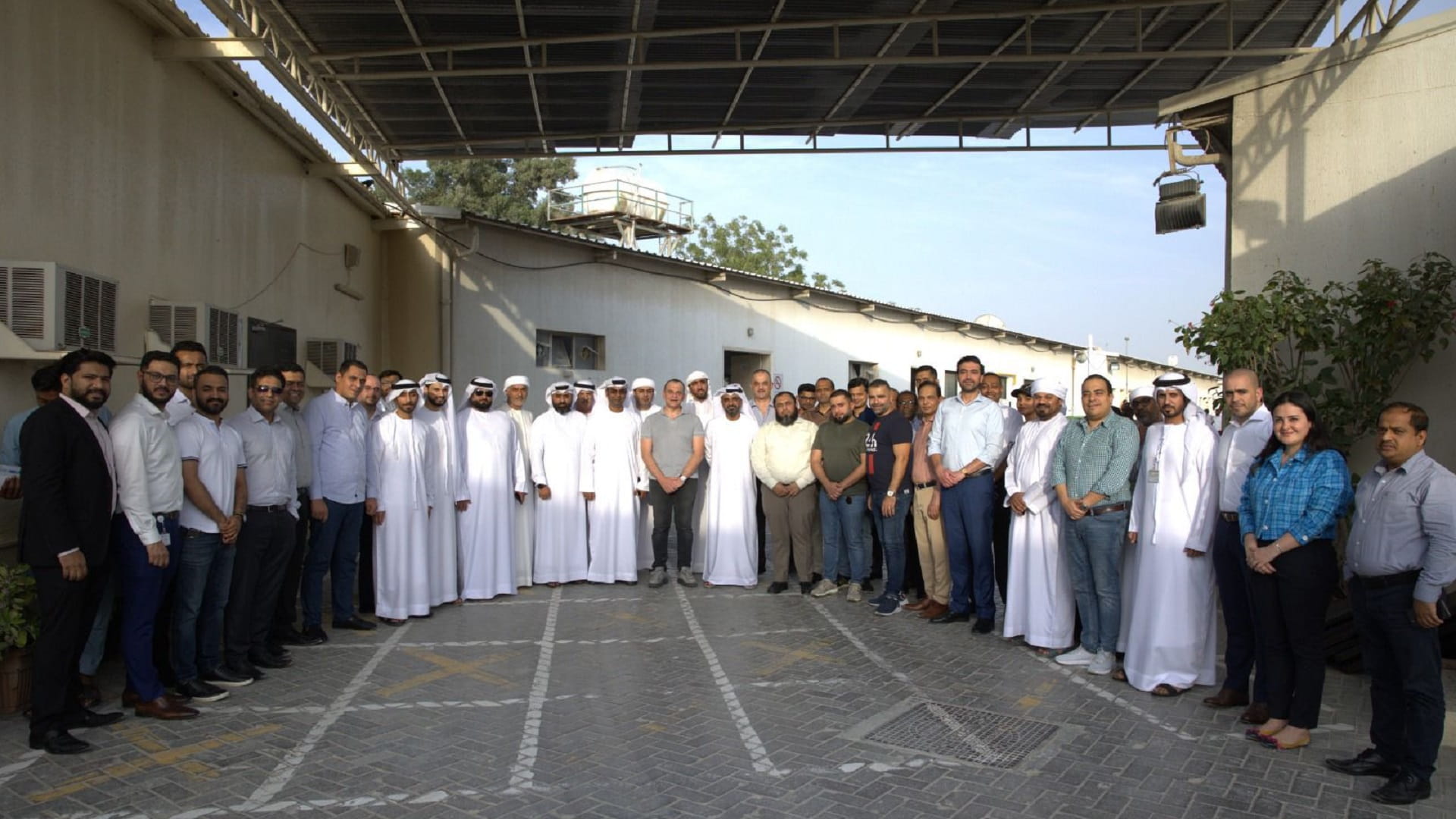 Image for the title: Invest Bank, SM oversee distribution of Iftar 