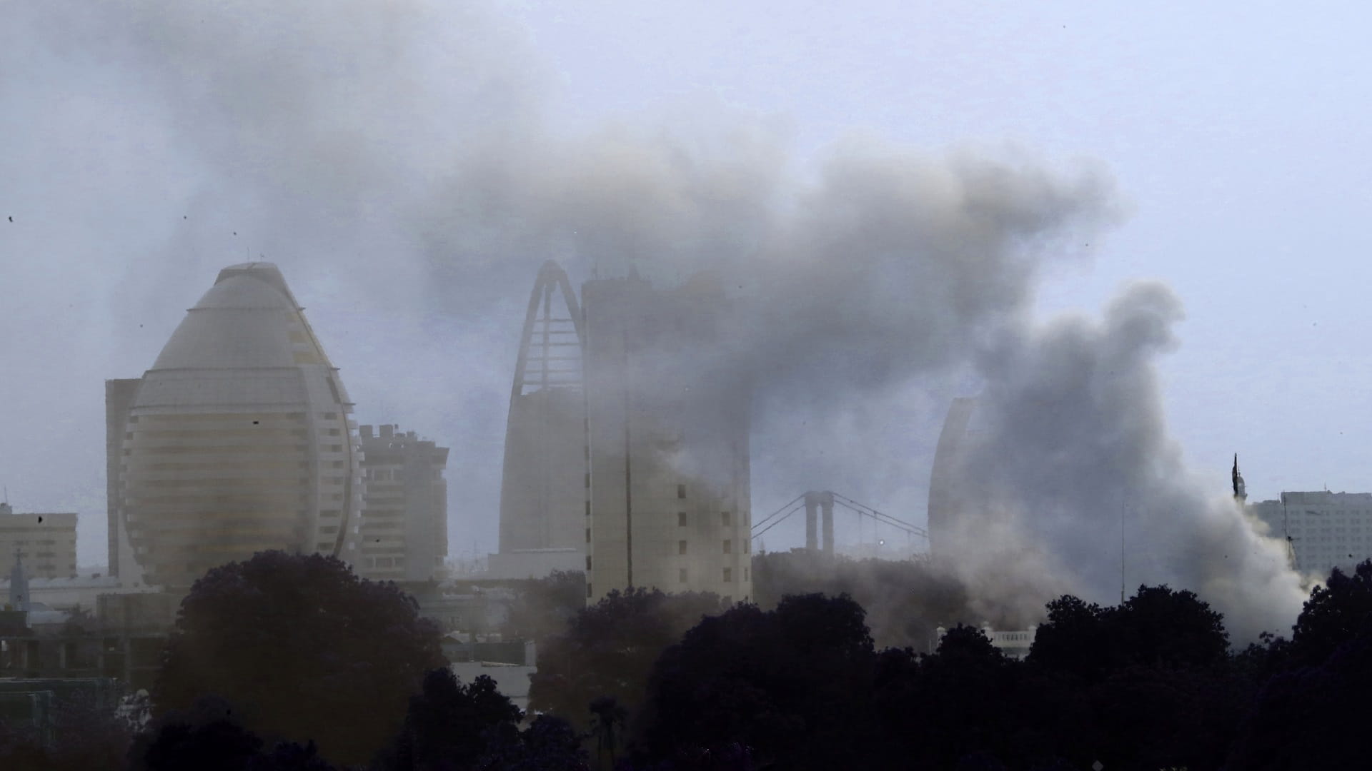 صورة بعنوان: قوات الدعم السريع السودانية تعلن سيطرتها على مطار الخرطوم 