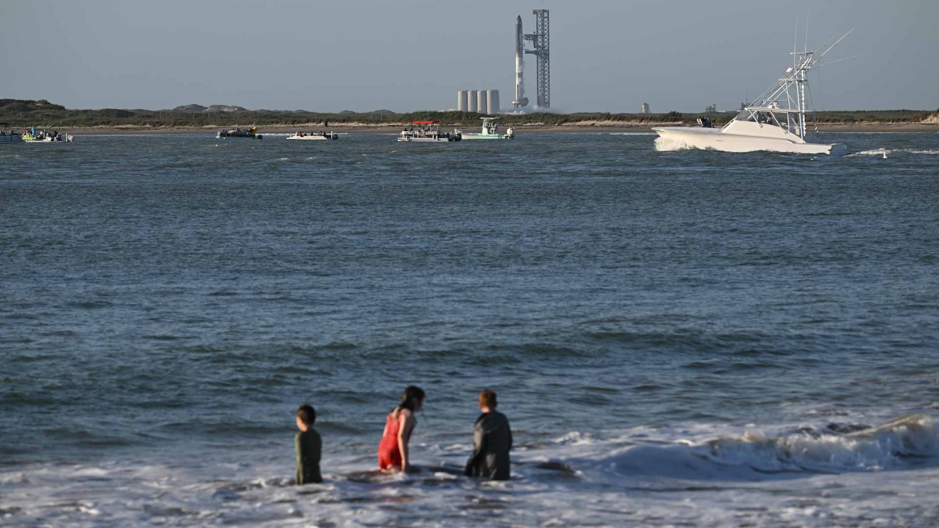Image for the title: SpaceX postpones test flight of Starship, world's biggest rocket 