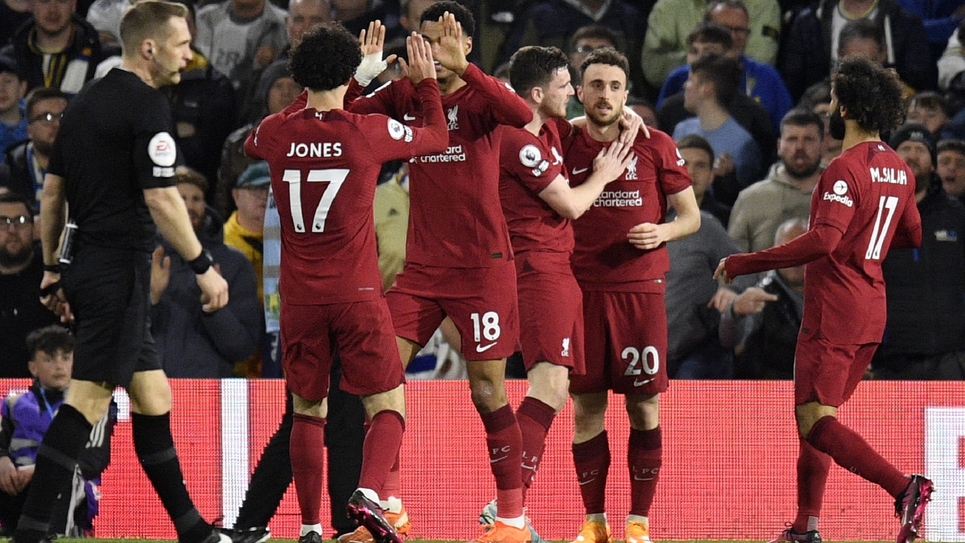 صورة بعنوان: ليفربول يمزق شباك ليدز في الدوري الإنجليزي 