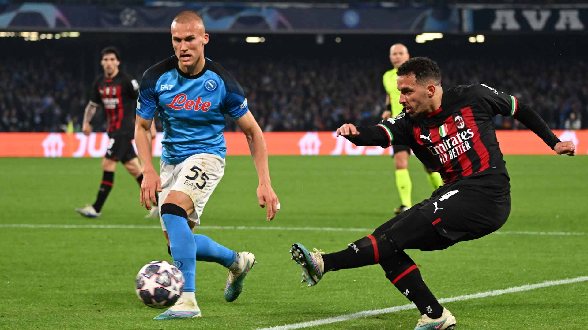 صورة بعنوان: ميلان يبلغ المربع الذهبي في دوري أبطال أوروبا 