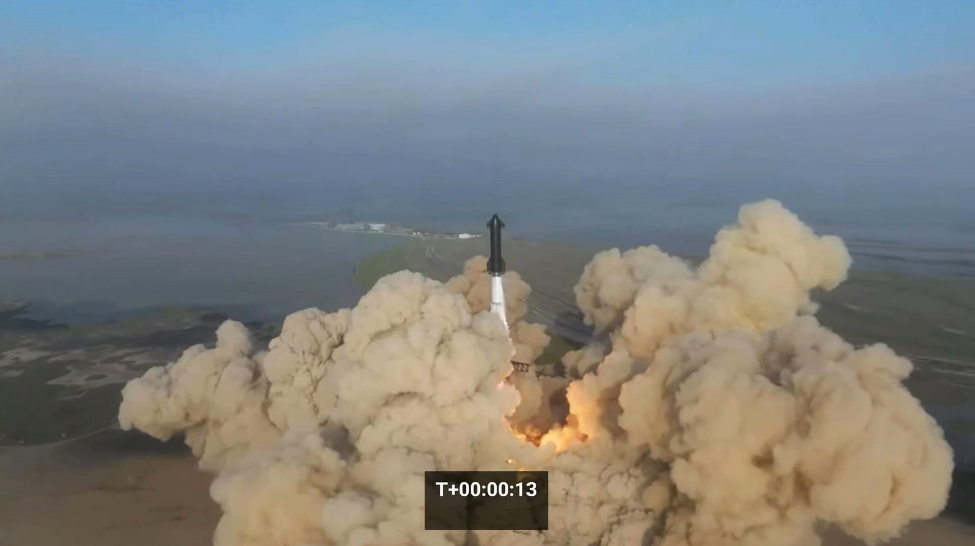 Image for the title: SpaceX's Starship explodes during test flight 