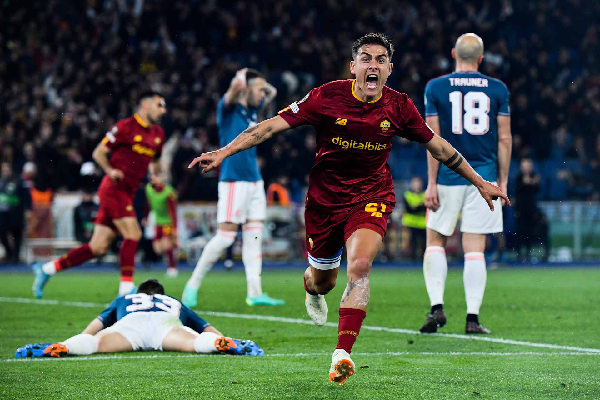 صورة بعنوان: روما يبلغ المربع الذهبي ببطولة الدوري الأوروبي 