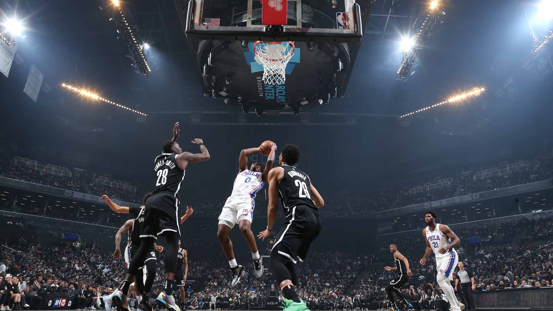 صورة بعنوان: فيلادلفيا يقترب من الدور الثاني في إقصاءات السلة الأميركية 