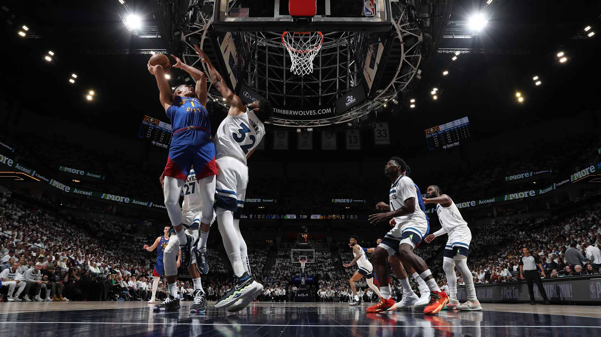 صورة بعنوان: دنفر ناغتس يتقدم على مينيسوتا في السلة الأميركية 