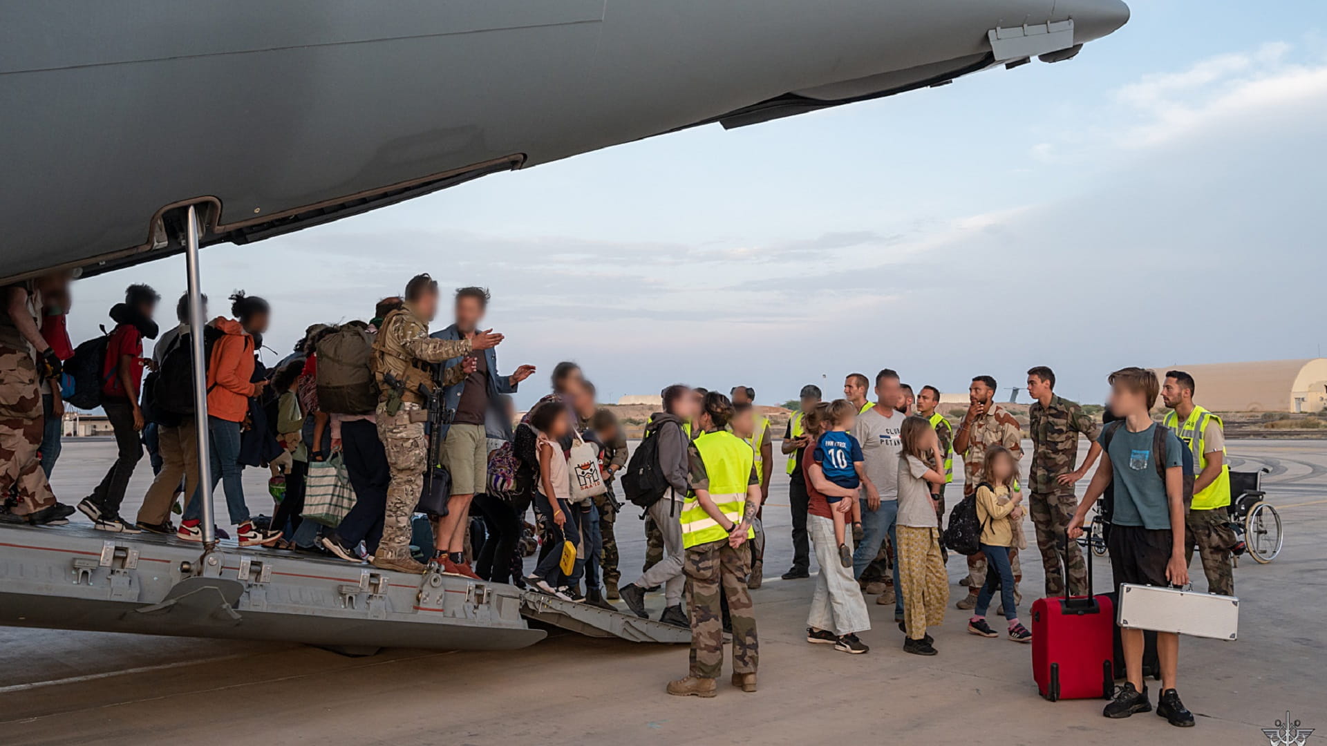 Image for the title: Nations scramble to evacuate citizens as Sudan battles rage 