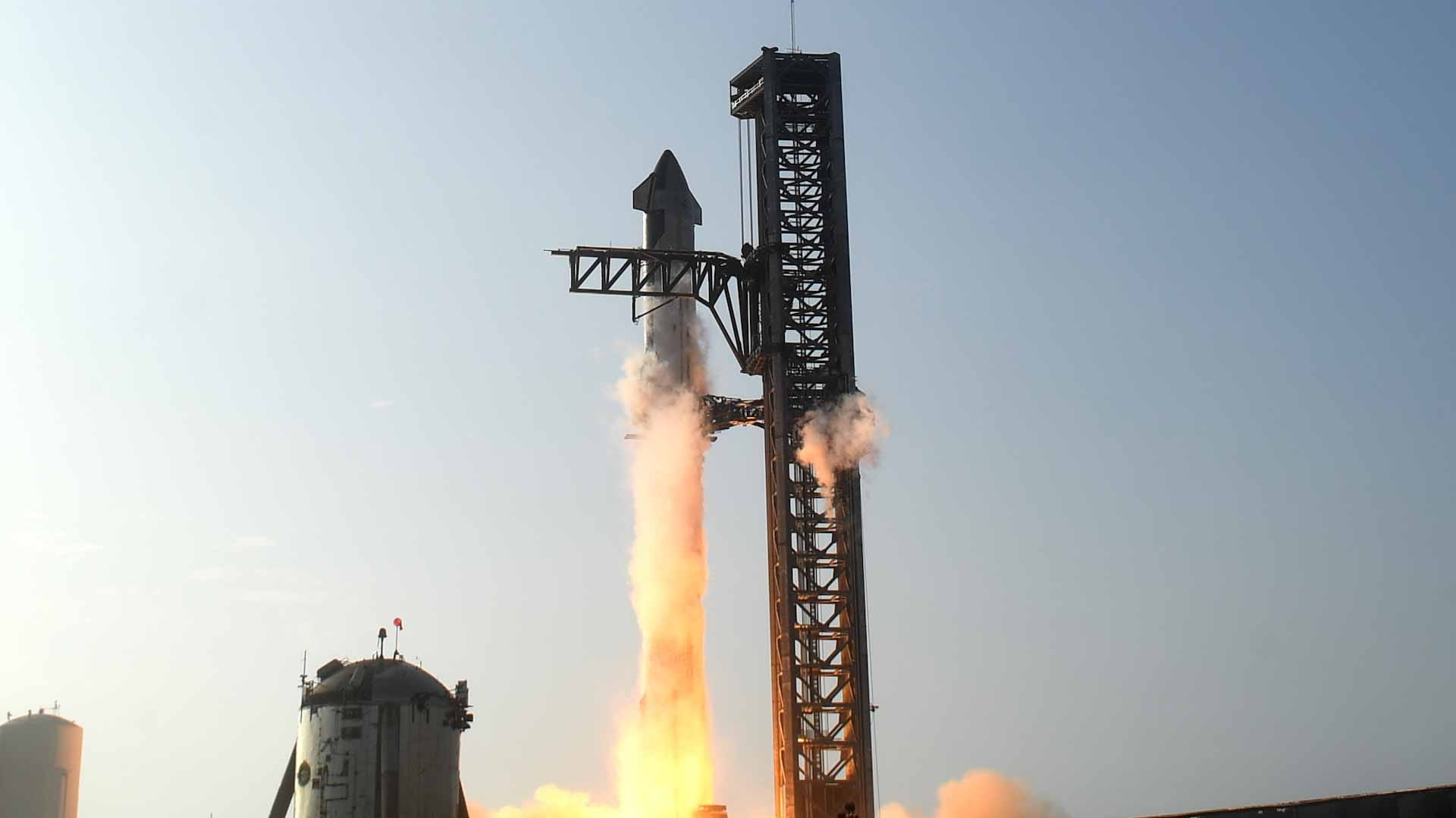 Image for the title: Giant SpaceX rocket leaves serious damage at Texas base 