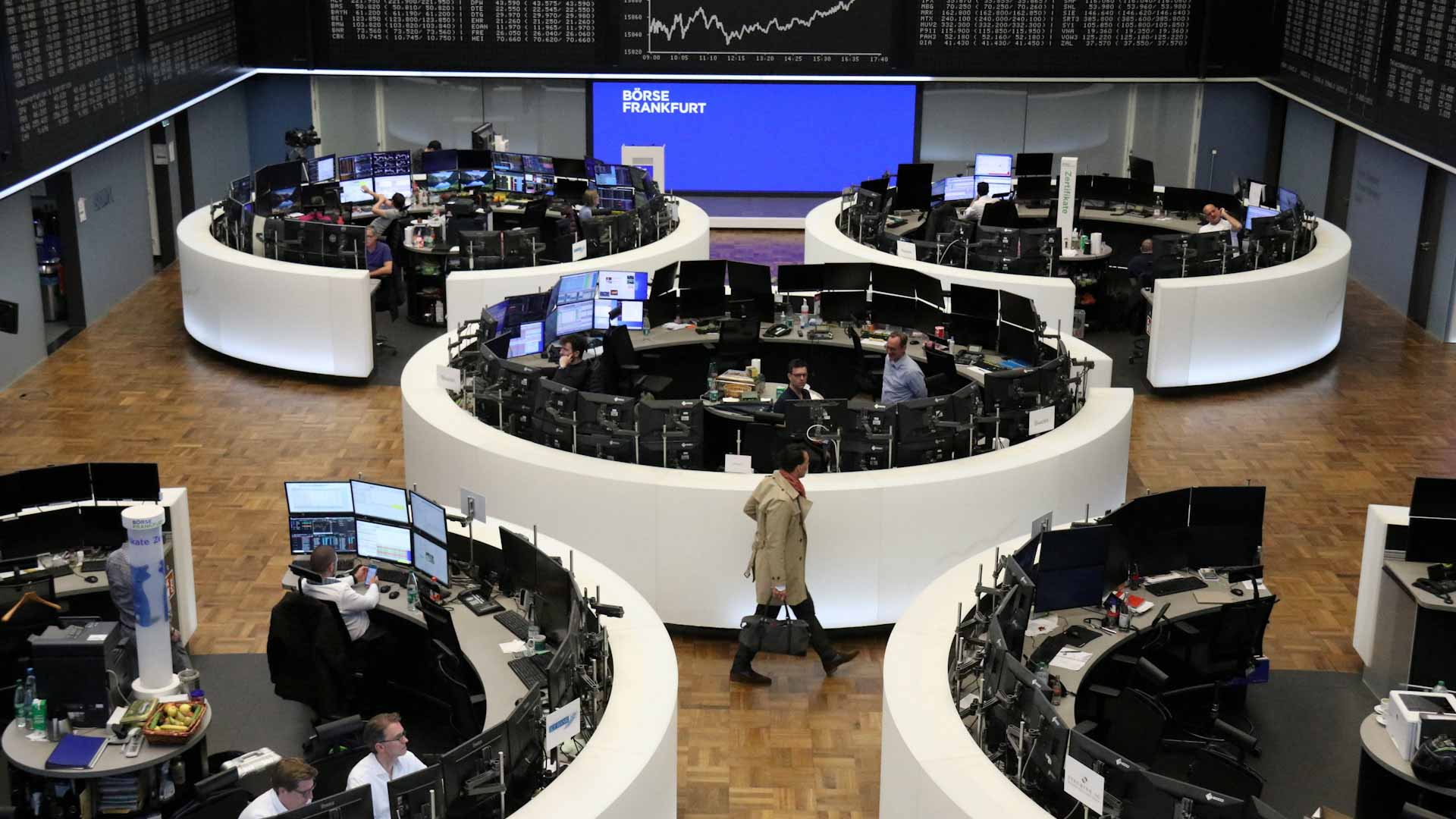 صورة بعنوان: الأسهم الأوروبية تتراجع قبل أسبوع مزدحم بنتائج الشركات 