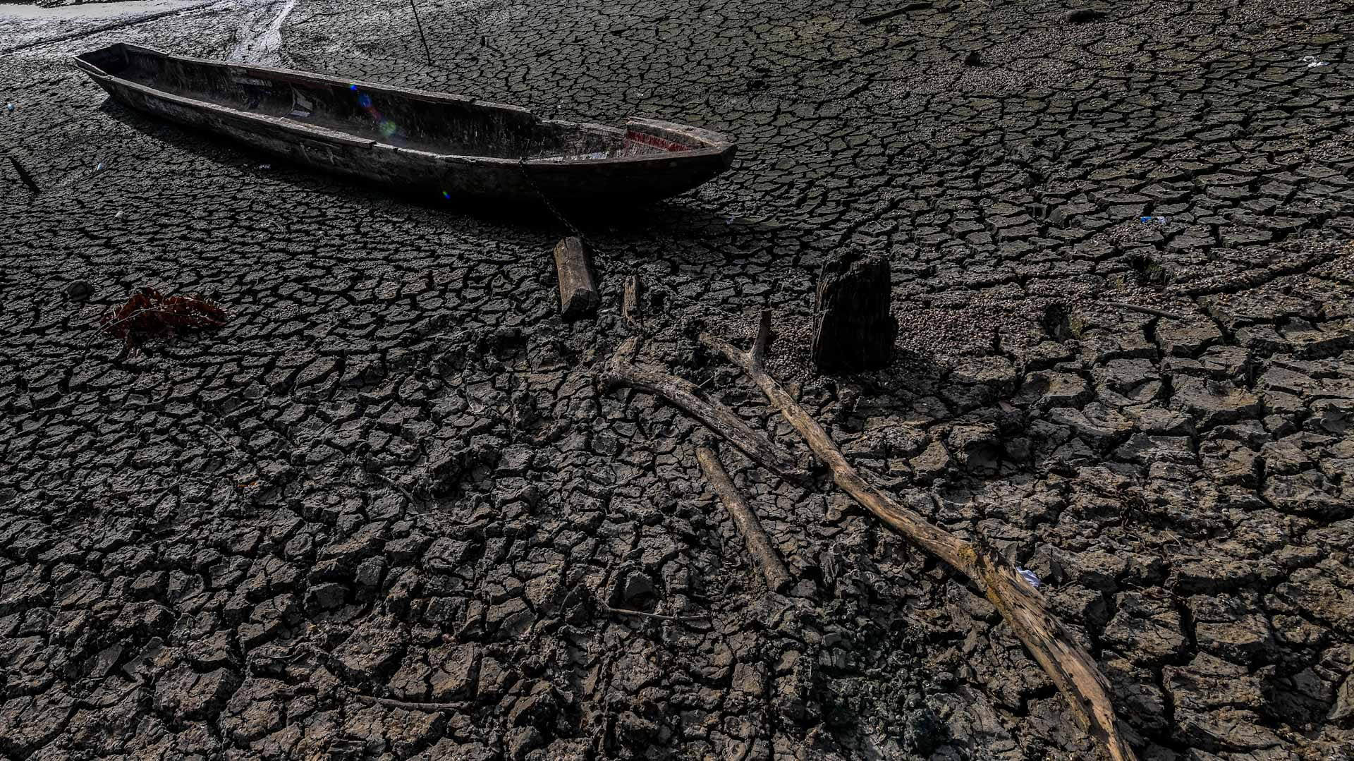 Image for the title: Drought affects commerce across Panama Canal 