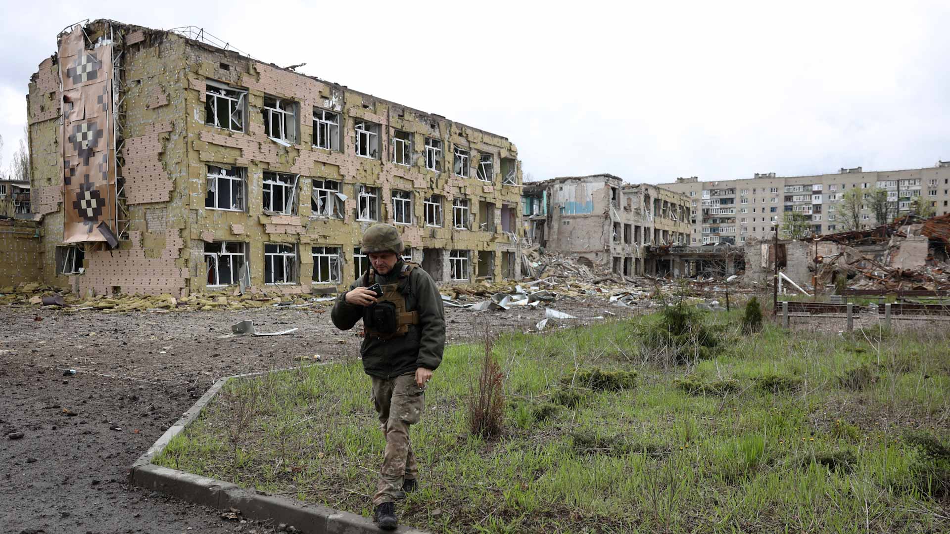 Image for the title: Ukraine has received 1,550 armoured vehicles 