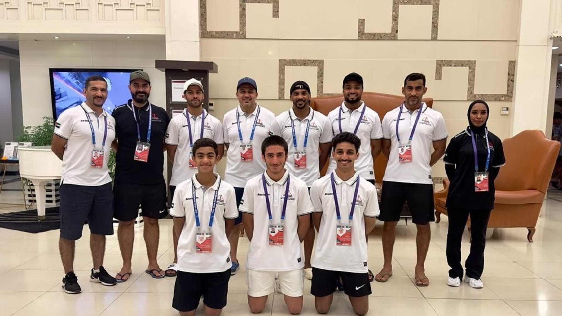 صورة بعنوان: جمعة الشامسي يزور فريق الحمرية للتجديف ويحثهم على تشريف الإمارات  