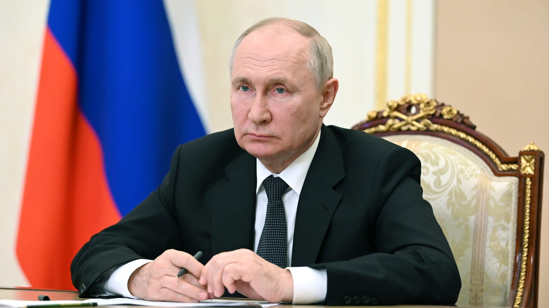 Image for the title: Putin bars 'unfriendly' frgn from owning stakes in Russian firms 