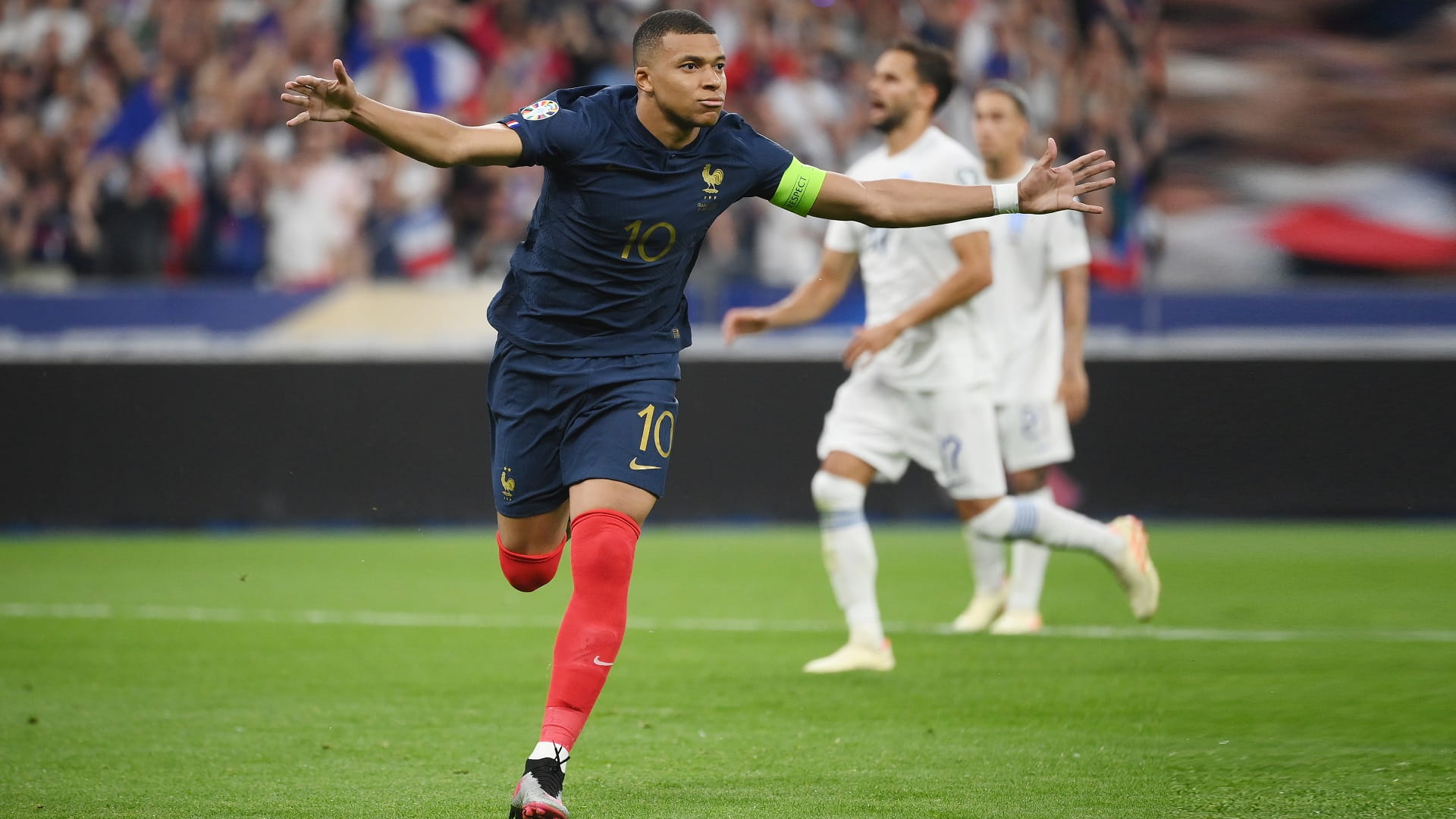 صورة بعنوان: النجم الفرنسي كليان مبابي يعود لتدريبات سان جيرمان 