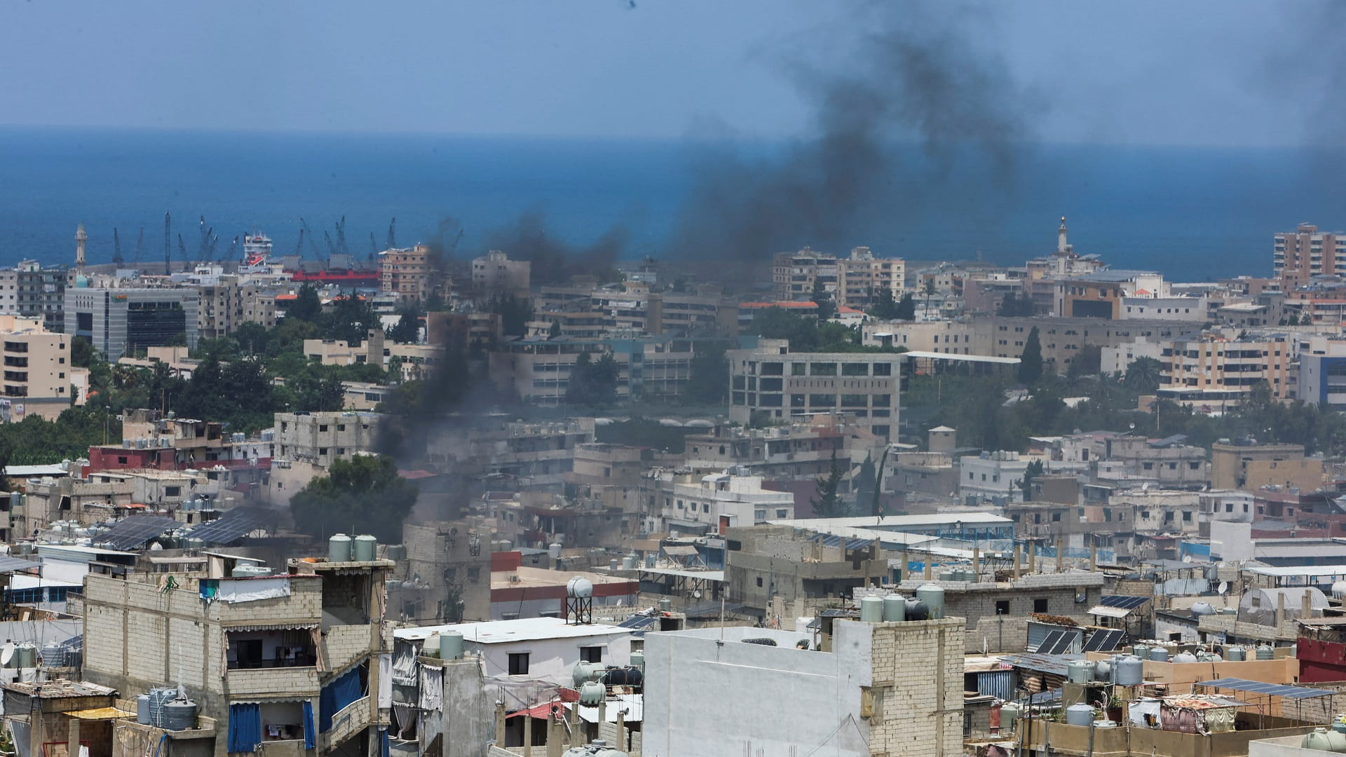 صورة بعنوان: السعودية والبحرين تدعوان رعاياهما إلى مغادرة لبنان والكويت تحذر 