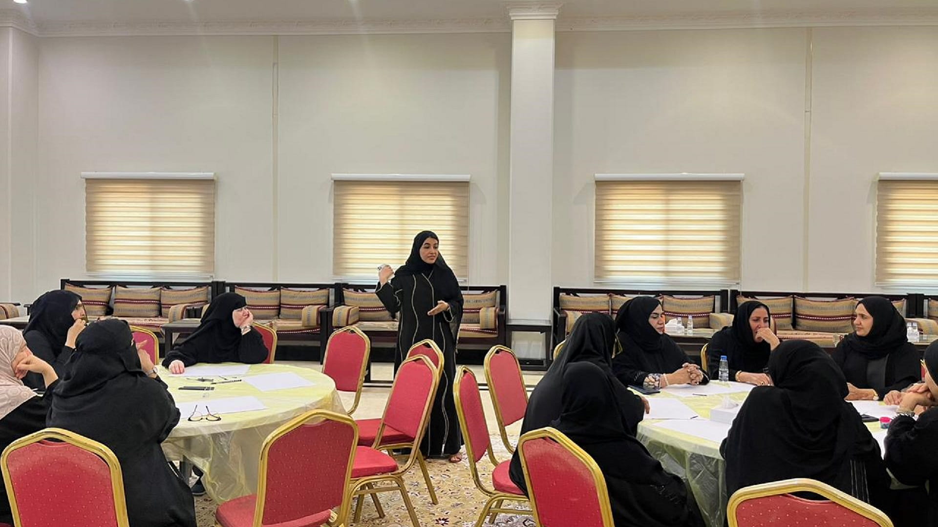 صورة بعنوان: مجلس ضاحية مغيدر بالشارقة ينفذ ورشة فنية في مجال الرسم بالفحم 