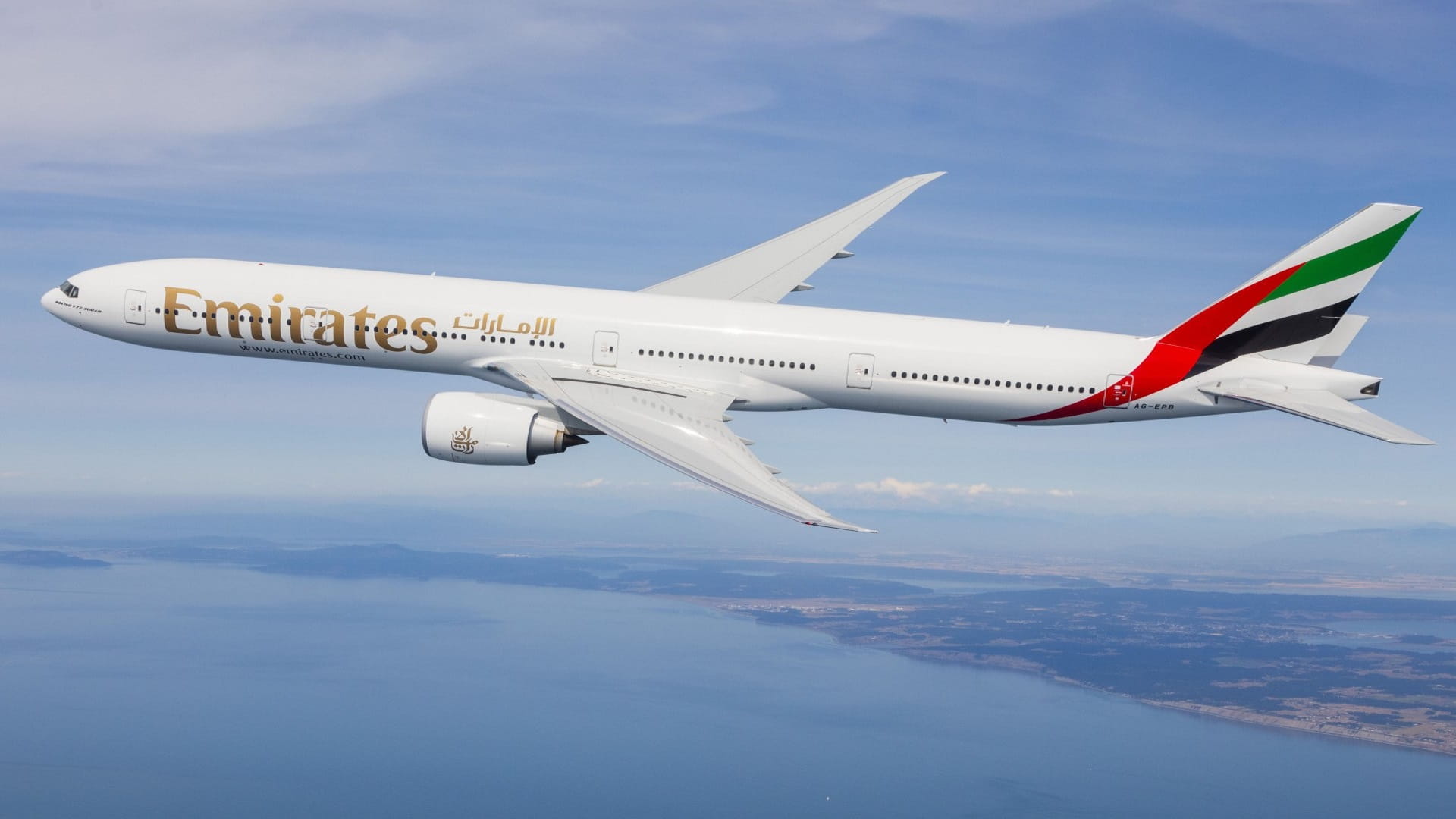 صورة بعنوان: طيران الإمارات تعزز خدماتها إلى لندن هيثرو 