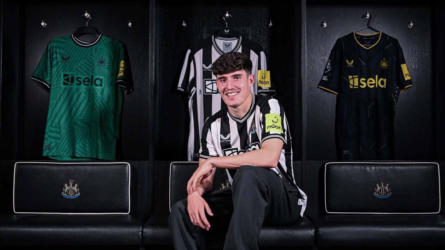 صورة بعنوان: نيوكاسل الإنجليزي يعلن تعاقده مع فالنتينو ليفرامينتو 