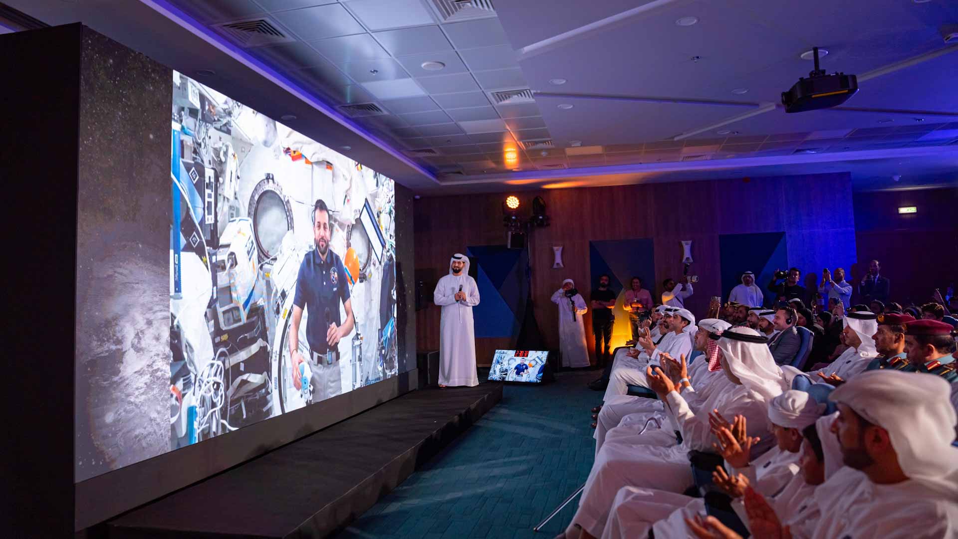 Image for the title: Al Neyadi meets families of UAQ students in ‘A Call from Space’ 