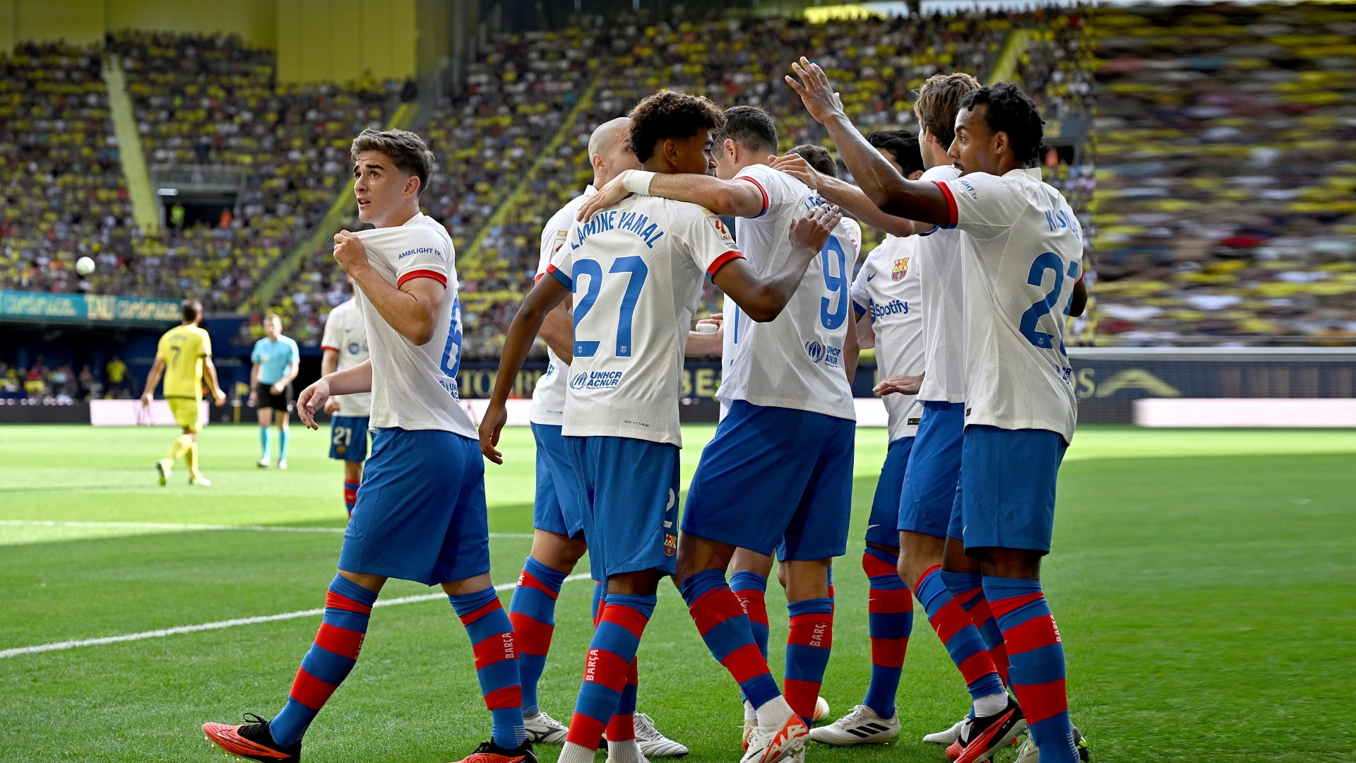 صورة بعنوان: ليفاندوفسكي يقود برشلونة لتخطي فياريال بالدوري الإسباني 