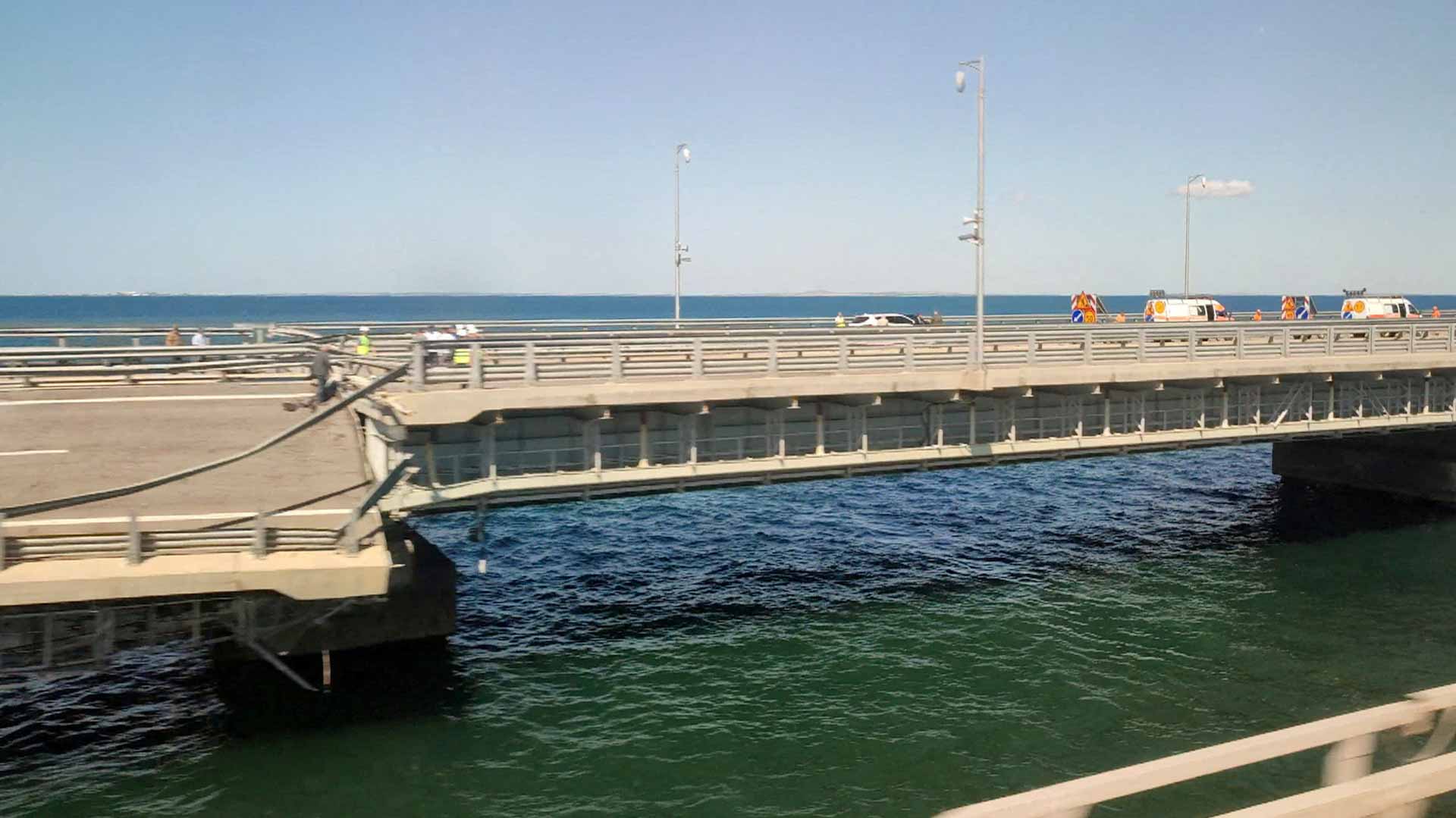 Image for the title: Russia says it thwarts Ukrainian attacks on Crimean Bridge 