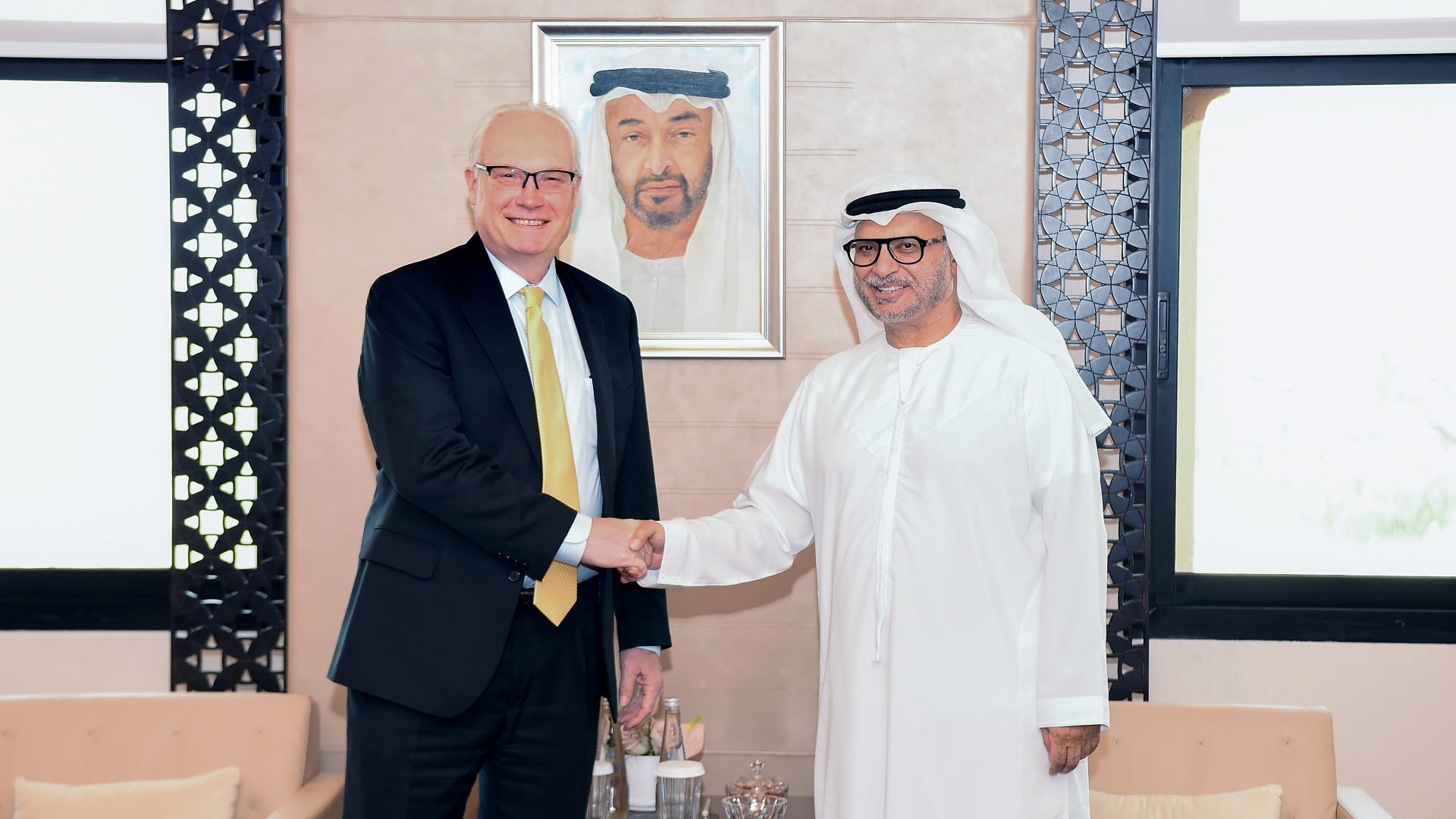 صورة بعنوان: قرقاش يؤكد التزام الإمارات التاريخي باستقرار اليمن وازدهاره 