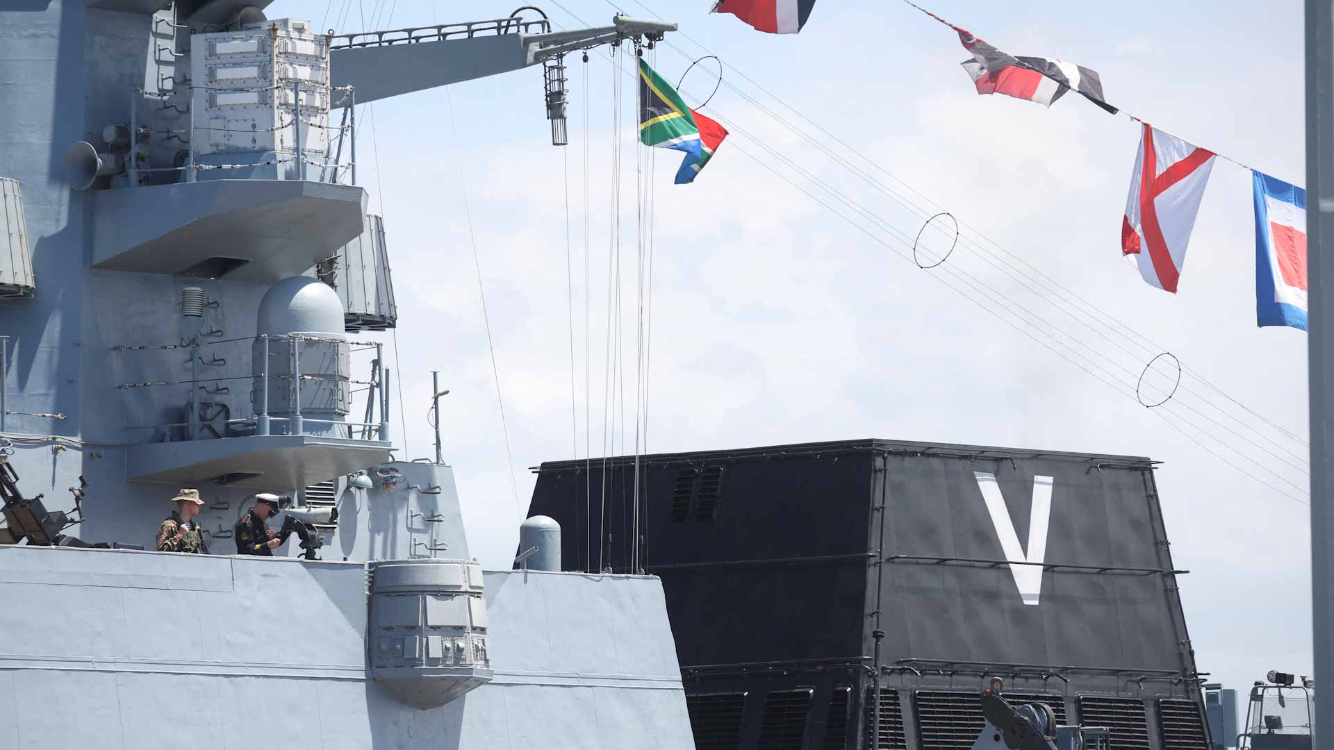 Image for the title: Russia to equip new nuclear submarines with hypersonic missiles 