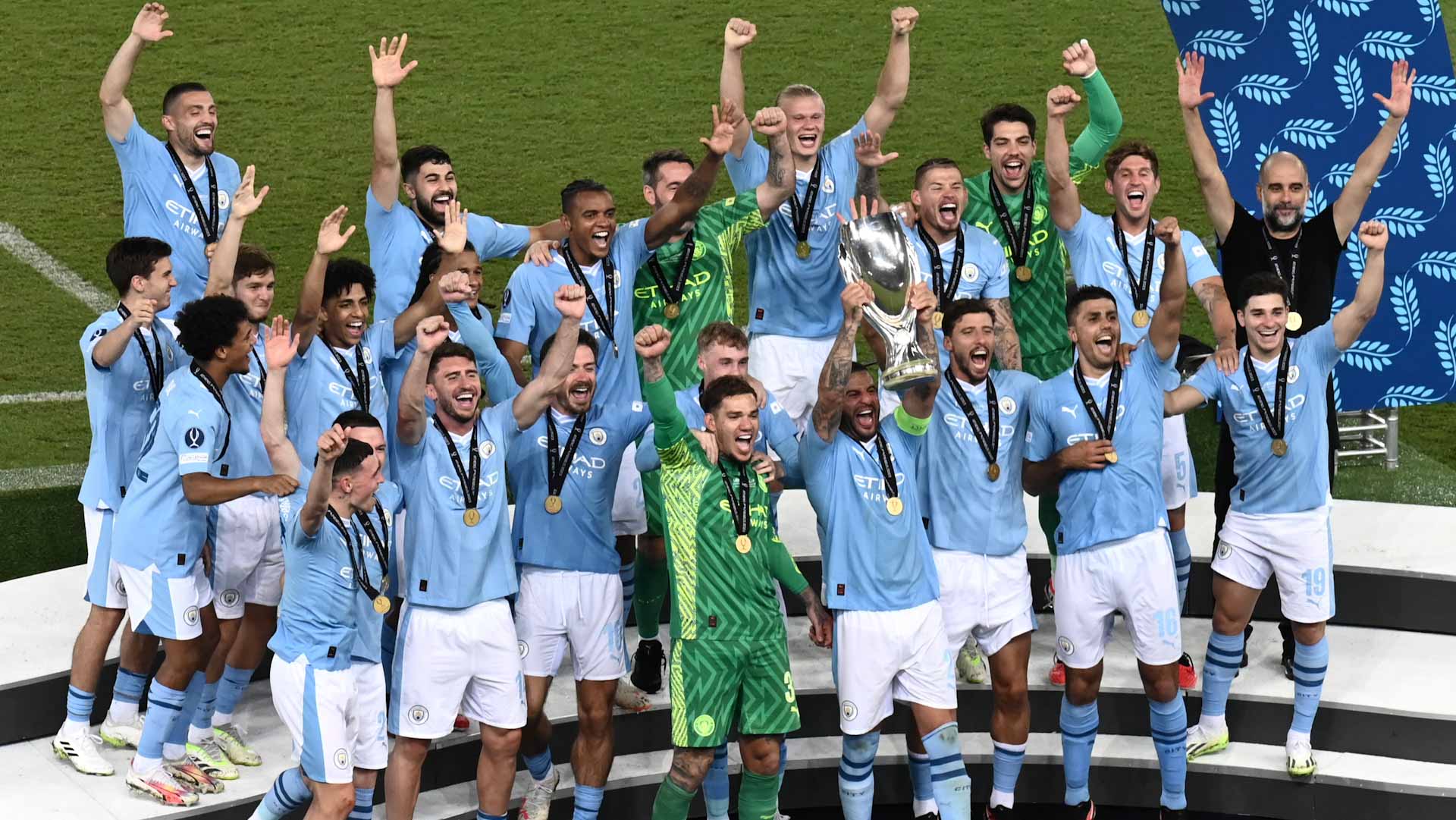 صورة بعنوان: ركلات الترجيح تقود مانشستر سيتي للتتويج بالسوبر الأوروبي 