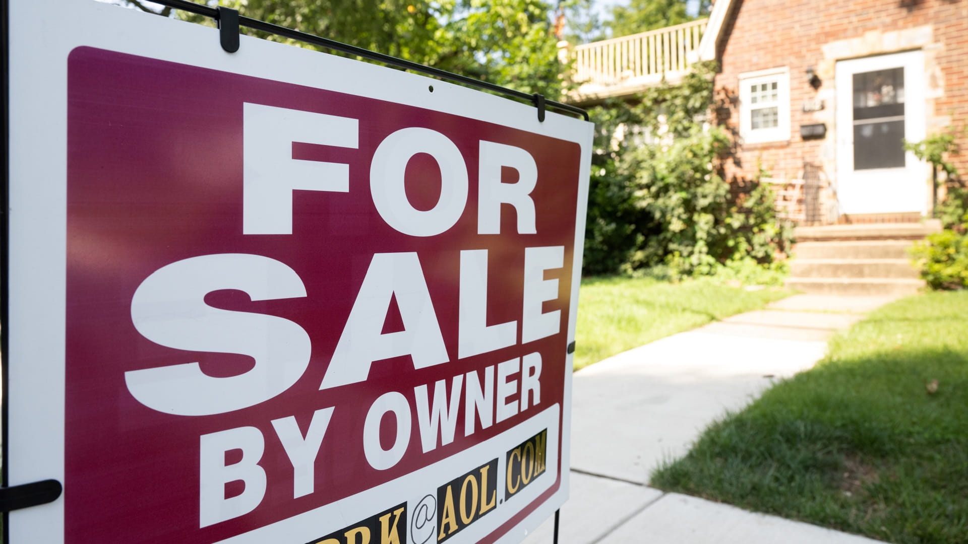 Image for the title: US mortgage rate hits highest level in 21 years 